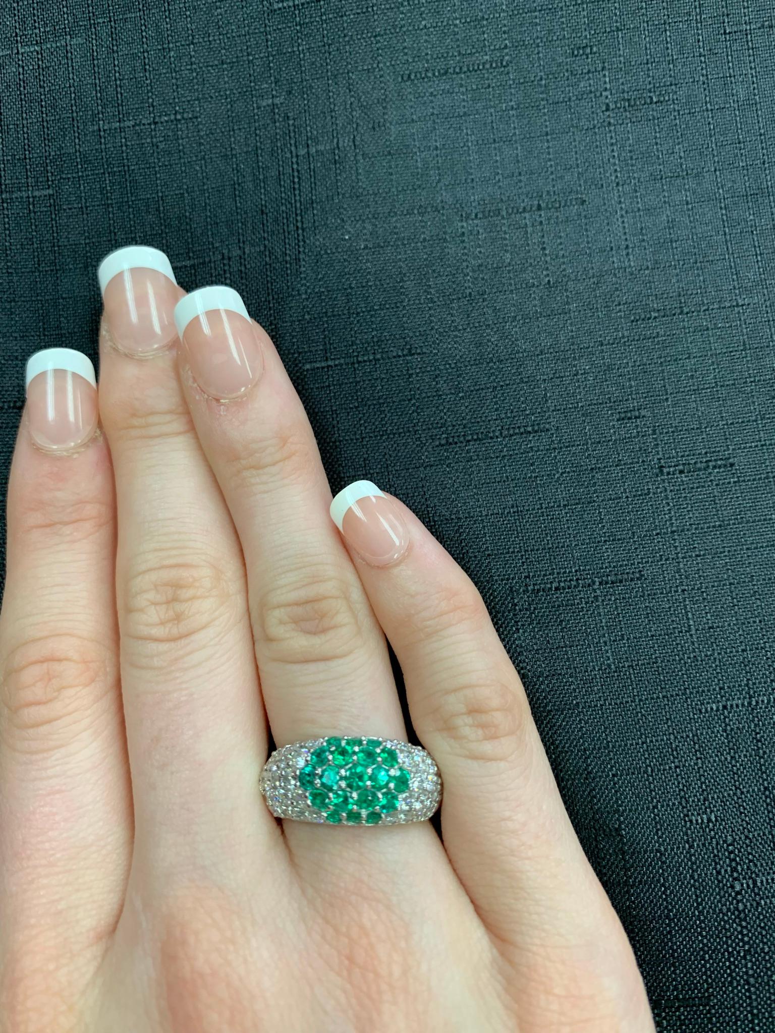 Round Emerald and Diamond Cocktail Ring, Platinum For Sale 2
