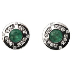Orecchini con smeraldo rotondo e diamante in oro bianco di Alexander Leyser