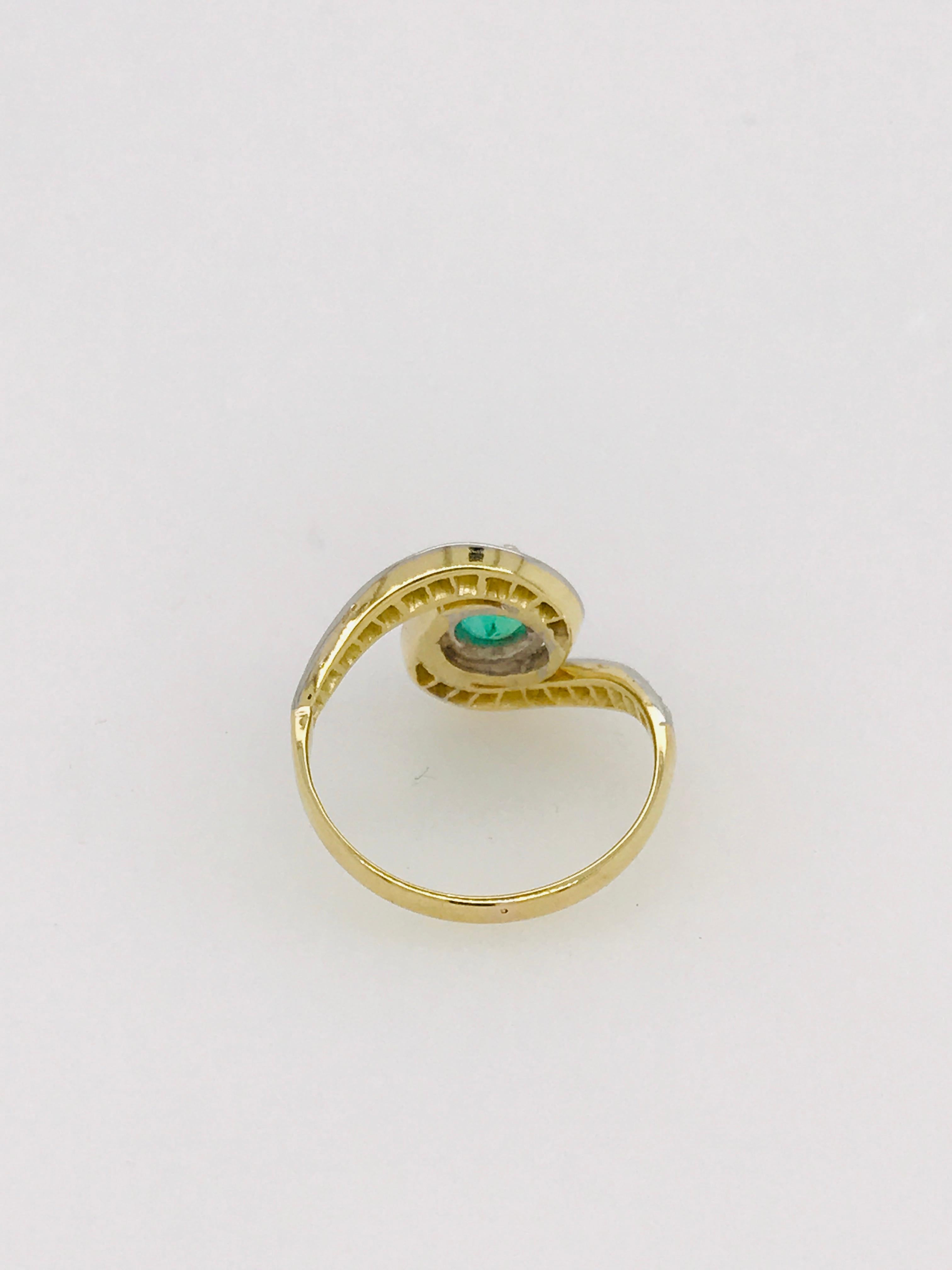 Round Emerald and Grain Set Diamond Ring Set in 18ct White Gold and Yellow Gold In New Condition In Armadale, Victoria
