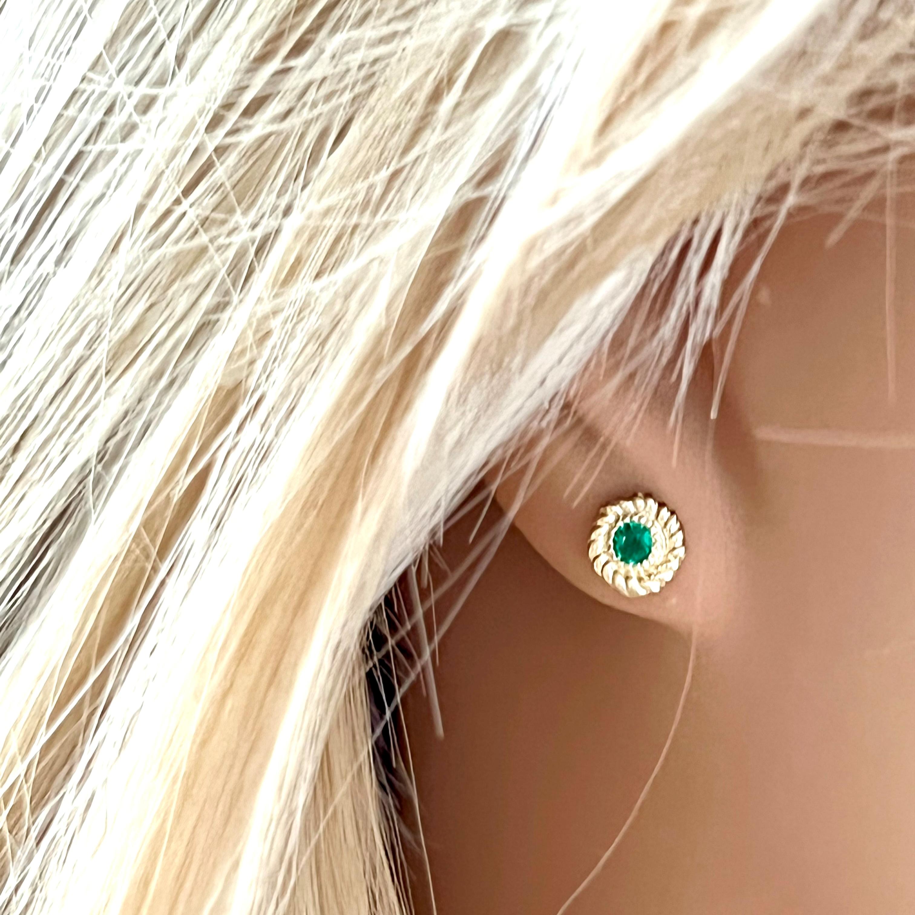Round Emerald Braided Bezel Set Stud Earrings In New Condition In New York, NY