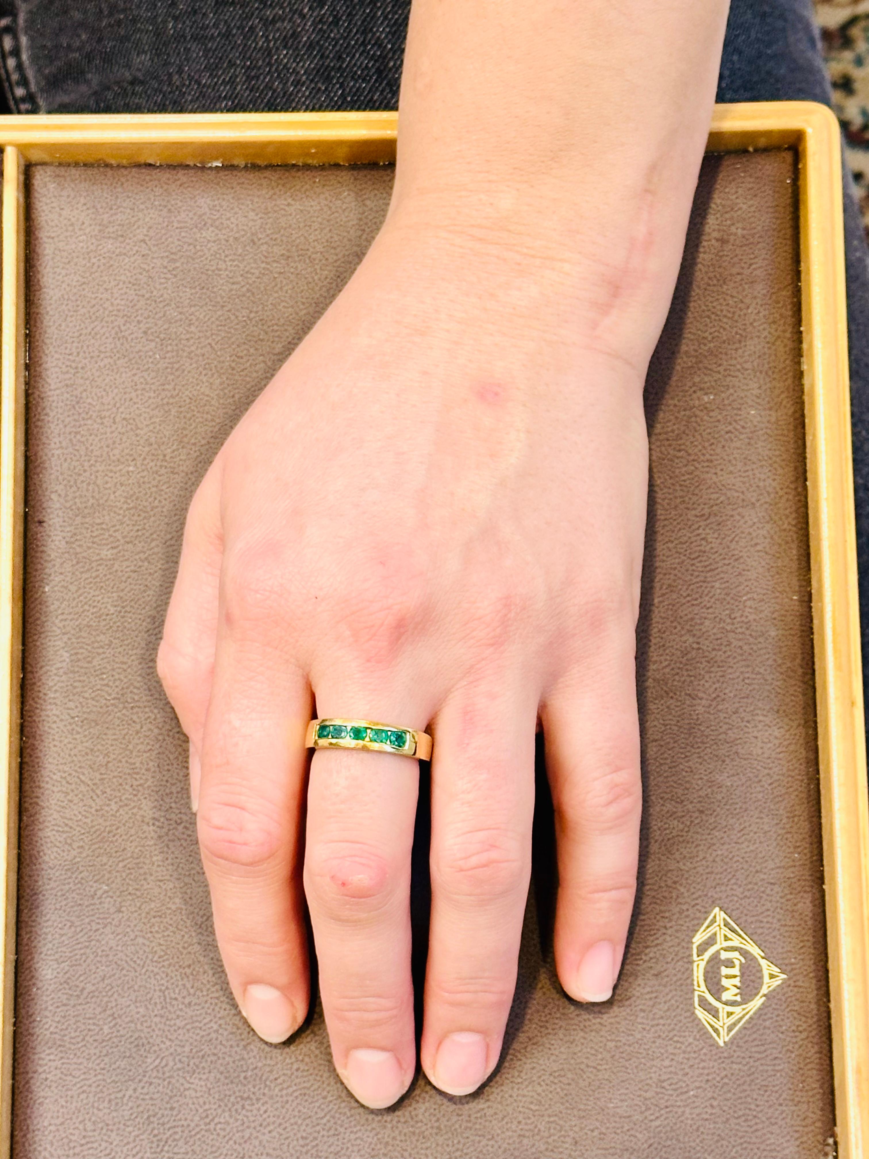Runder Smaragd-Ehering mit fnf Steinen in Kanalfassung/Ring 18 Kt Gelbgold Unisex 5