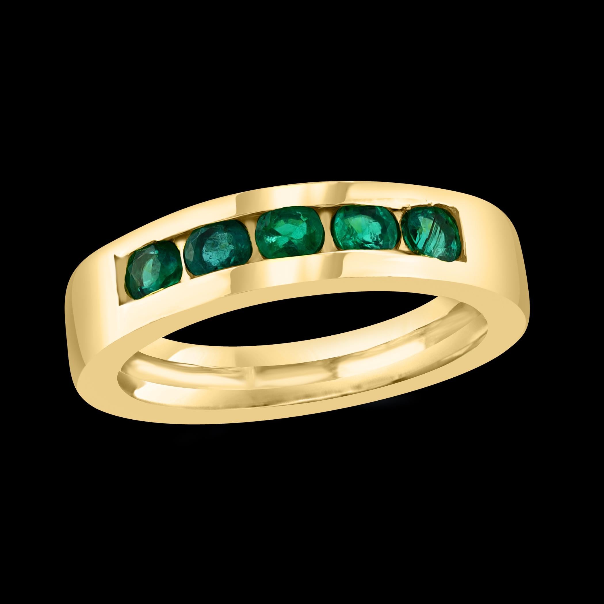 Runder Smaragd-Ehering mit fnf Steinen in Kanalfassung/Ring 18 Kt Gelbgold Unisex 8