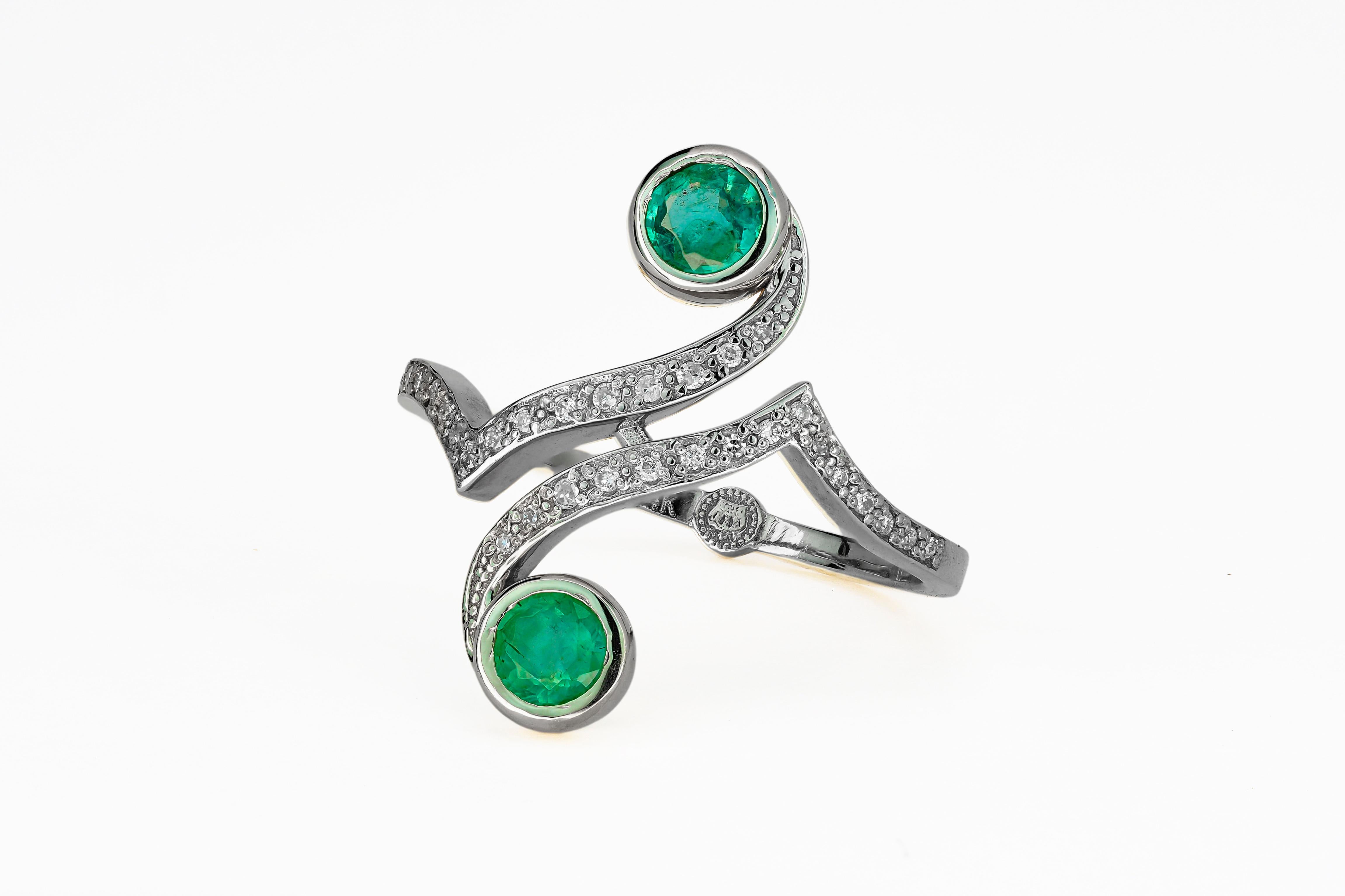 Round Emerald Ring, in 14 Karat Gold, Vintage Style Emerald Ring, Emerald Ring In New Condition In Istanbul, TR