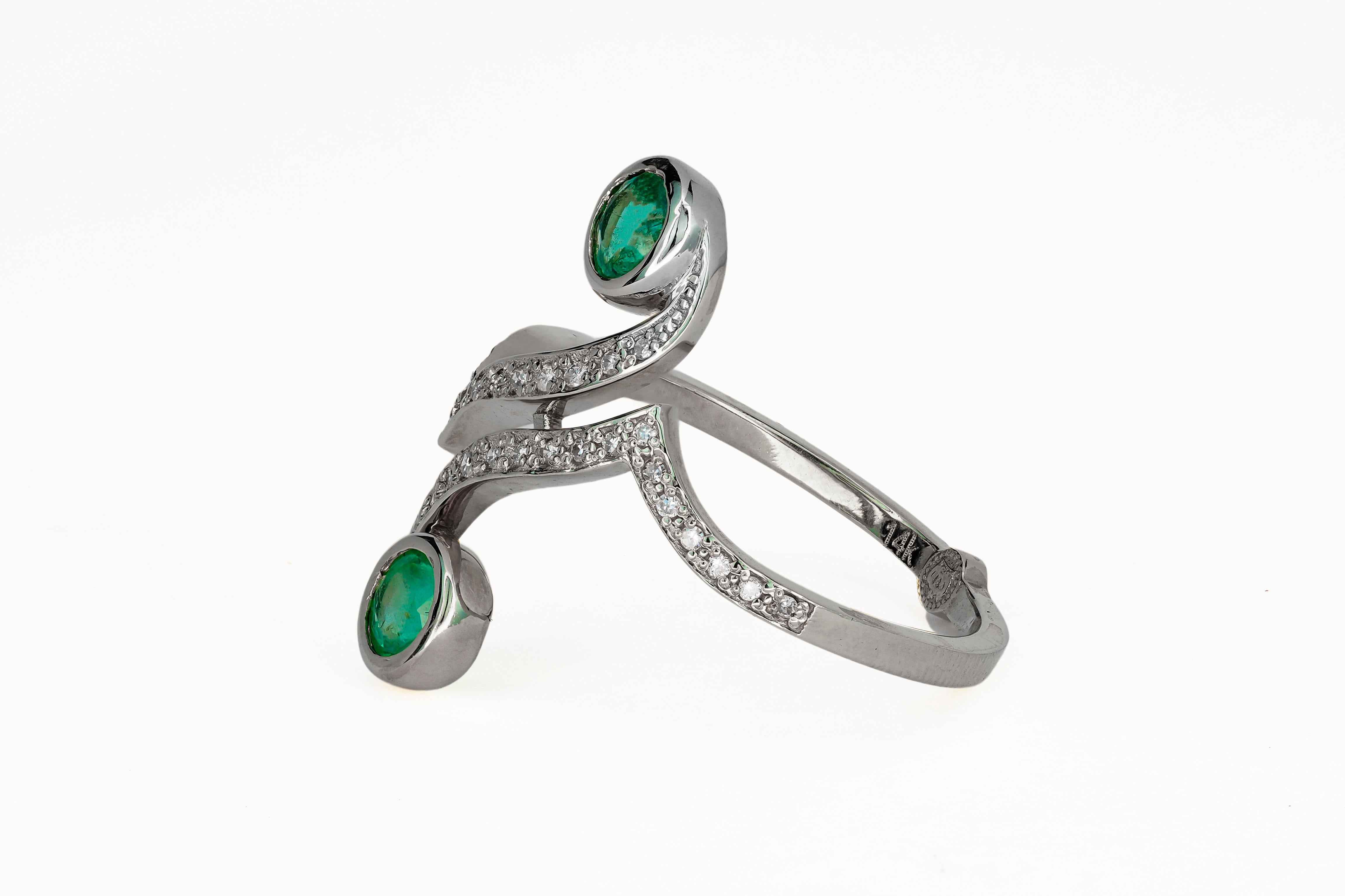 Women's Round Emerald Ring, in 14 Karat Gold, Vintage Style Emerald Ring, Emerald Ring