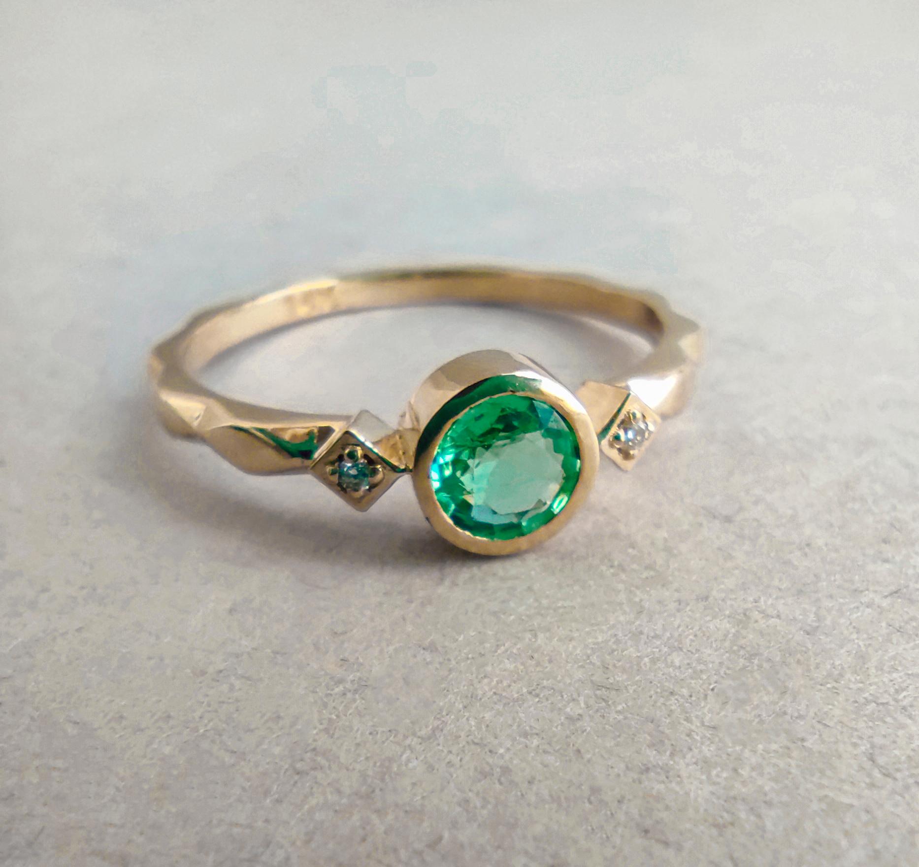 For Sale:  Round Emerald Ring in 14k Gold, Genuine Emerald Ring 3