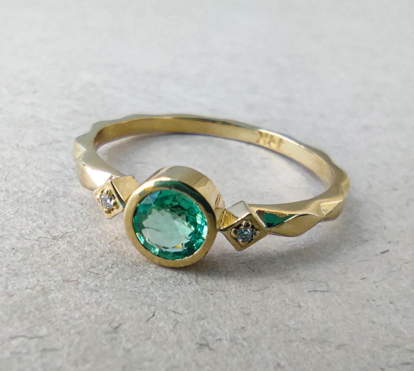 For Sale:  Round Emerald Ring in 14k Gold, Genuine Emerald Ring 4