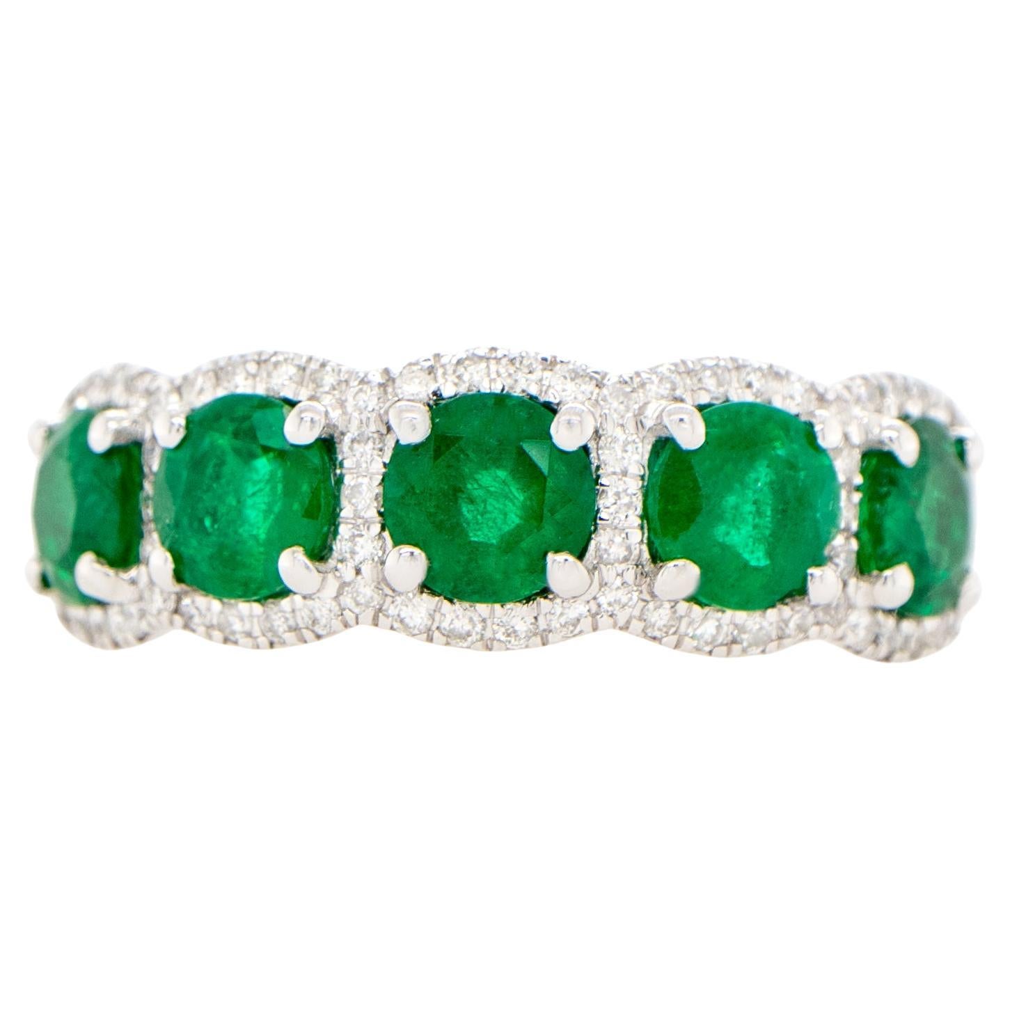 Round Emerald Ring With Diamonds 1.97 Carats 18K Gold For Sale