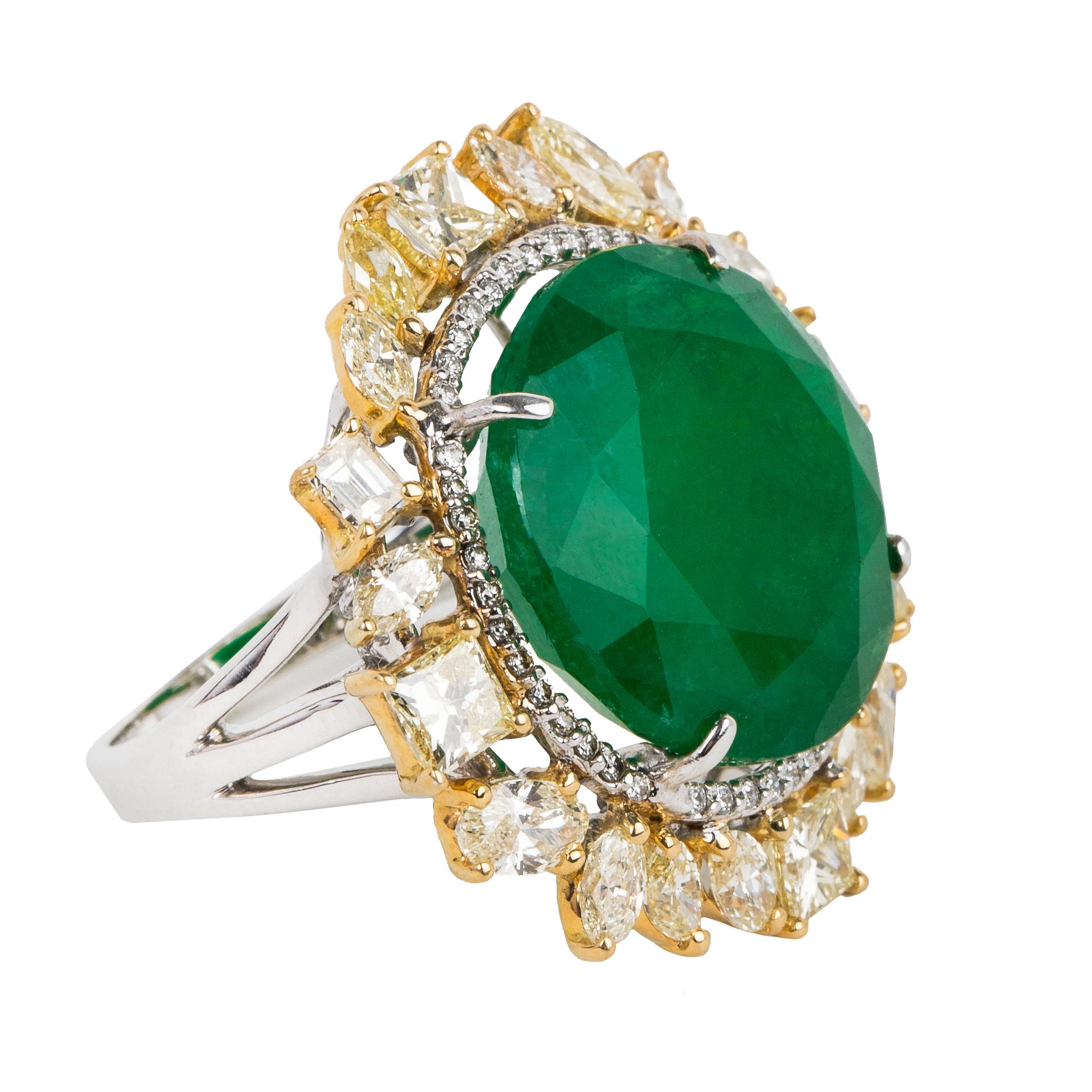 Women's Round Emerald Ring with Diamonds For Sale