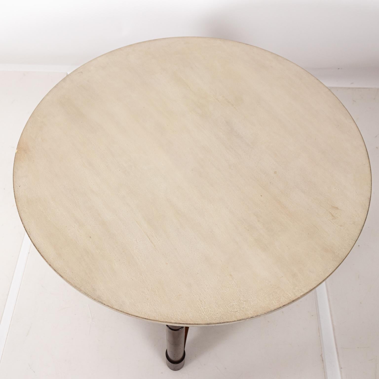 Round Empire Style Mahogany Accent Table In Good Condition In Stamford, CT