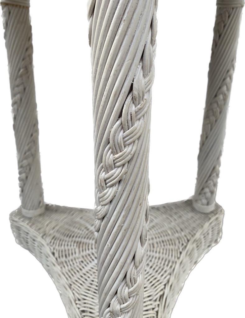 Round Empire Style White Woven Wicker Column Side End Table In Good Condition For Sale In Lambertville, NJ