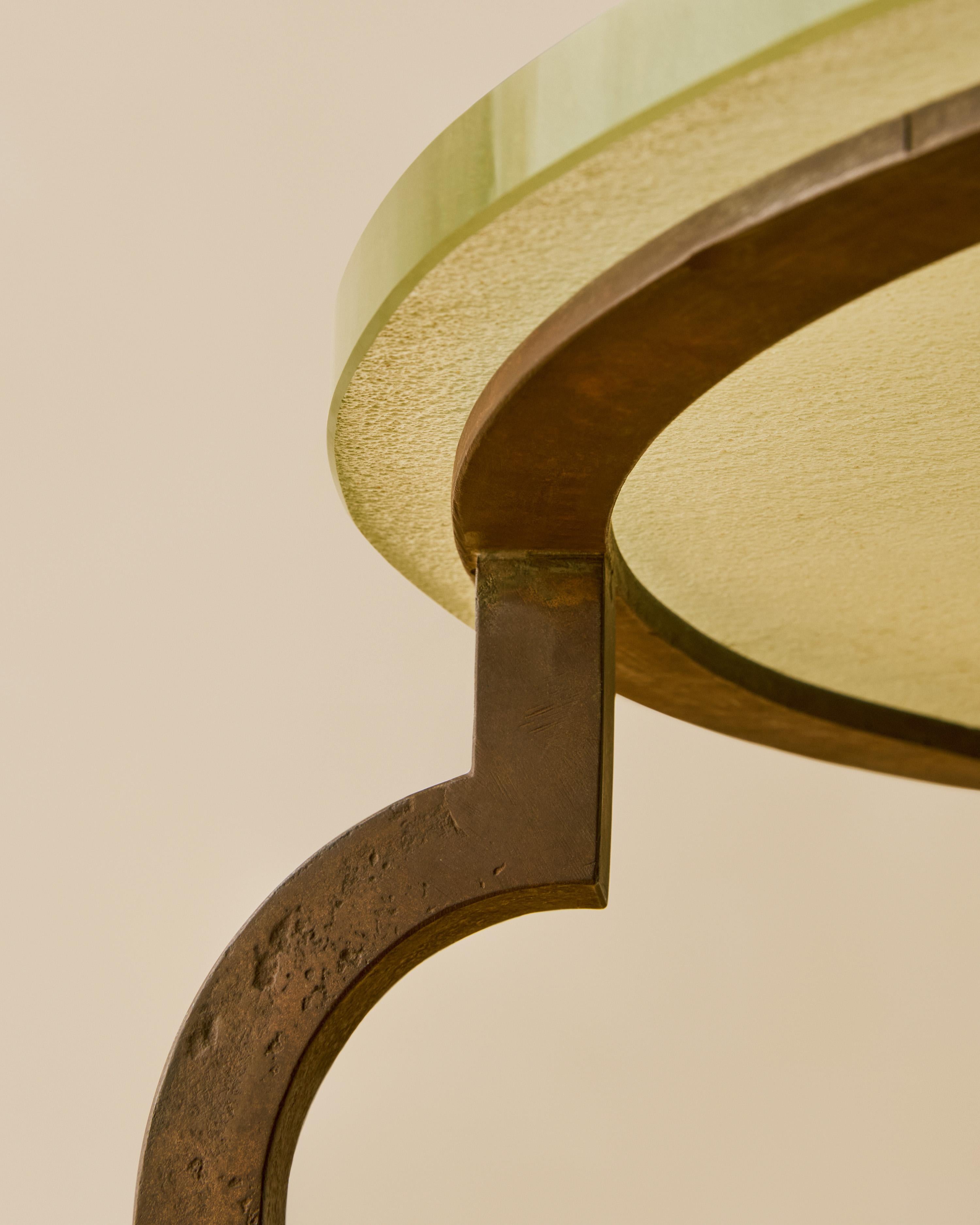 Round End Table With Textured Glass Top by Saint Gobain c. 1960 im Angebot 1
