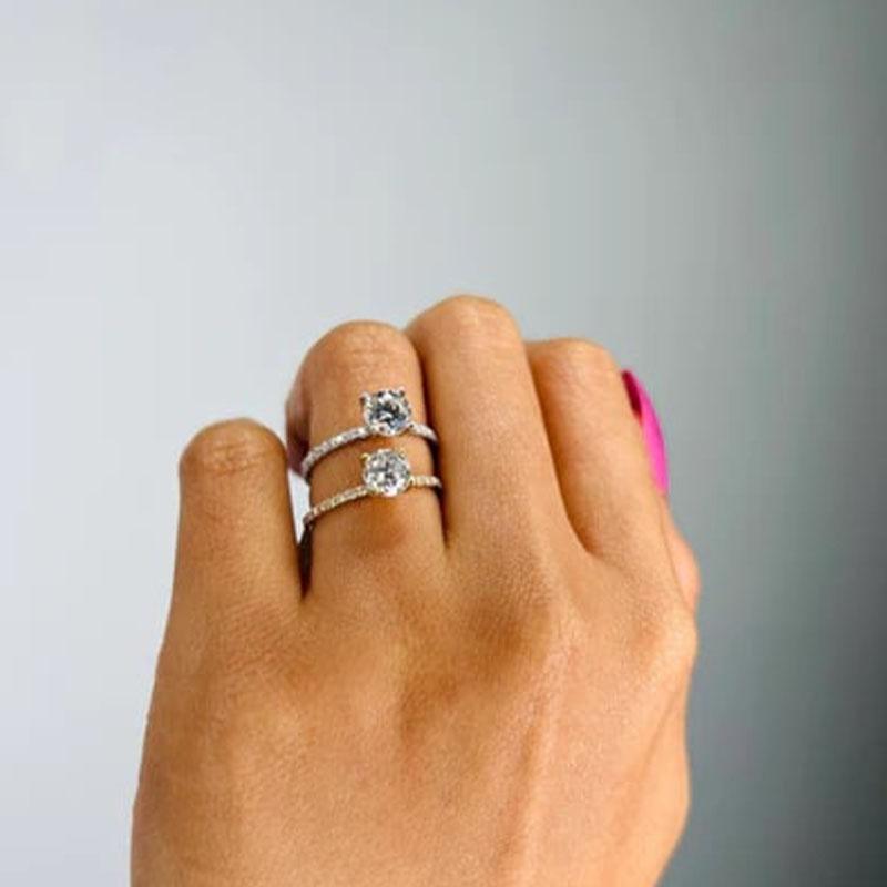 For Sale:  Round Brilliant Solitaire 18K Gold Engagement Ring 5