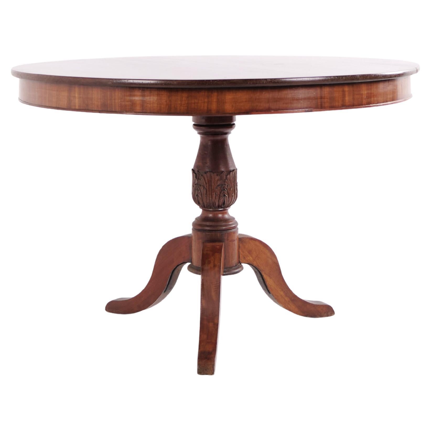 Table ronde d
entrée ou de vestibule en acajou du 19e siècle