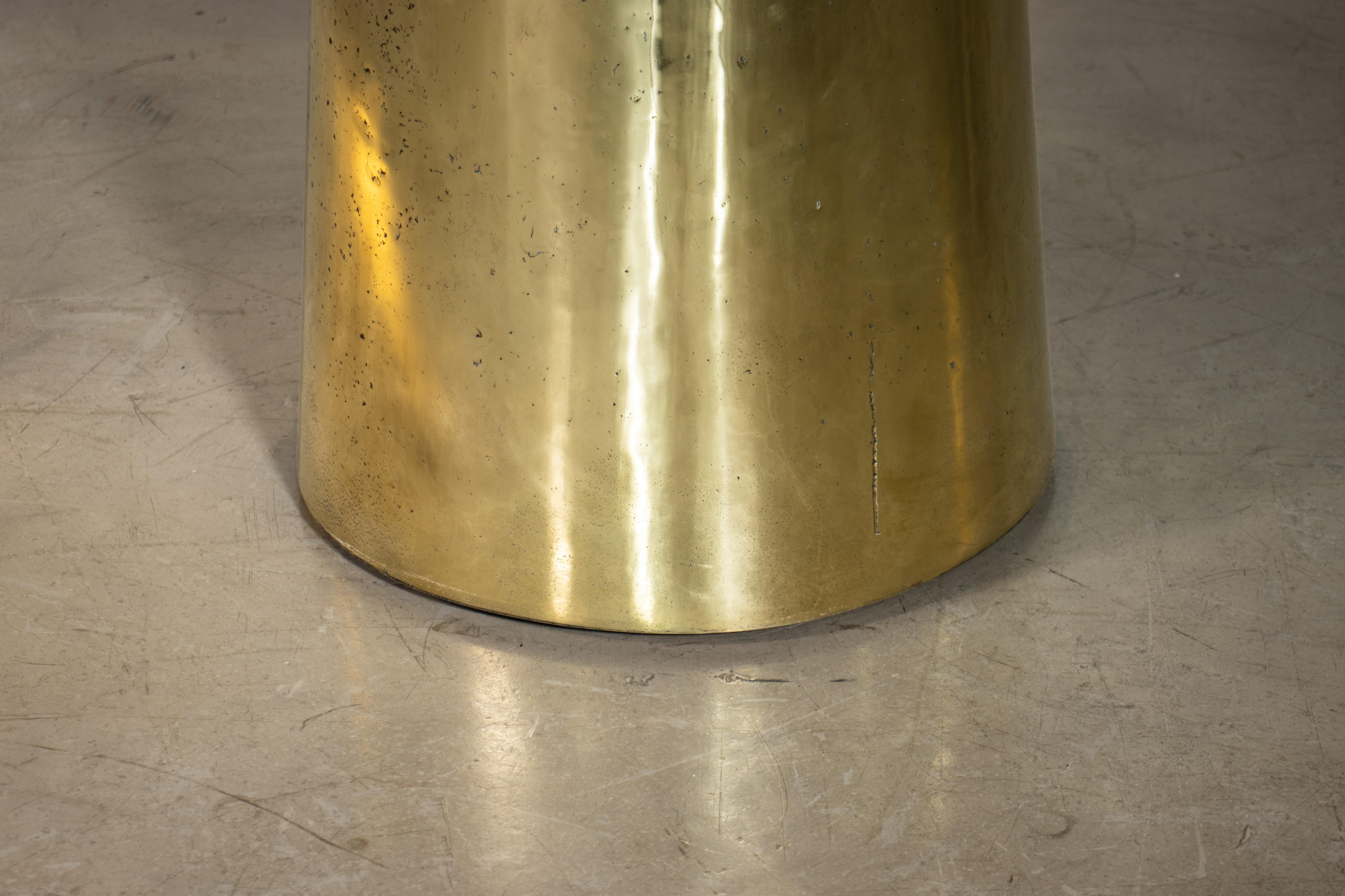 Runder Esstisch aus exotischem Holzgussbronze-Sockel von Costantini, Benino (21. Jahrhundert und zeitgenössisch) im Angebot