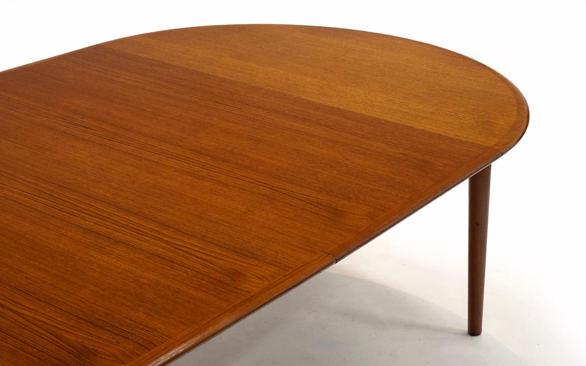 Mid-20th Century Round Expandable Danish Modern Teak Dining Table with Two Leaves, 1962, Original