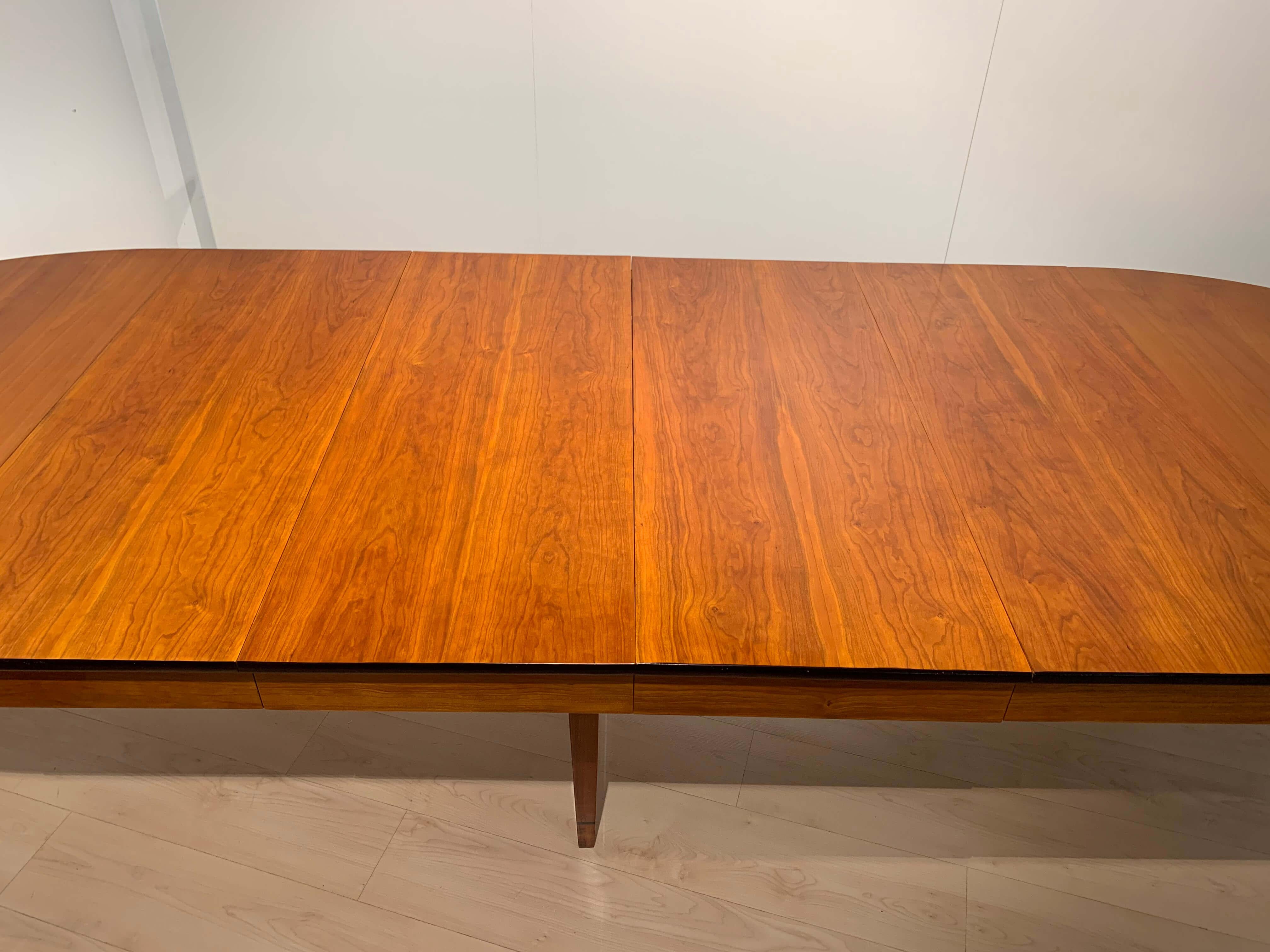 Round Expandable Dining Table, Cherry Wood, France, Paris circa 1880 6