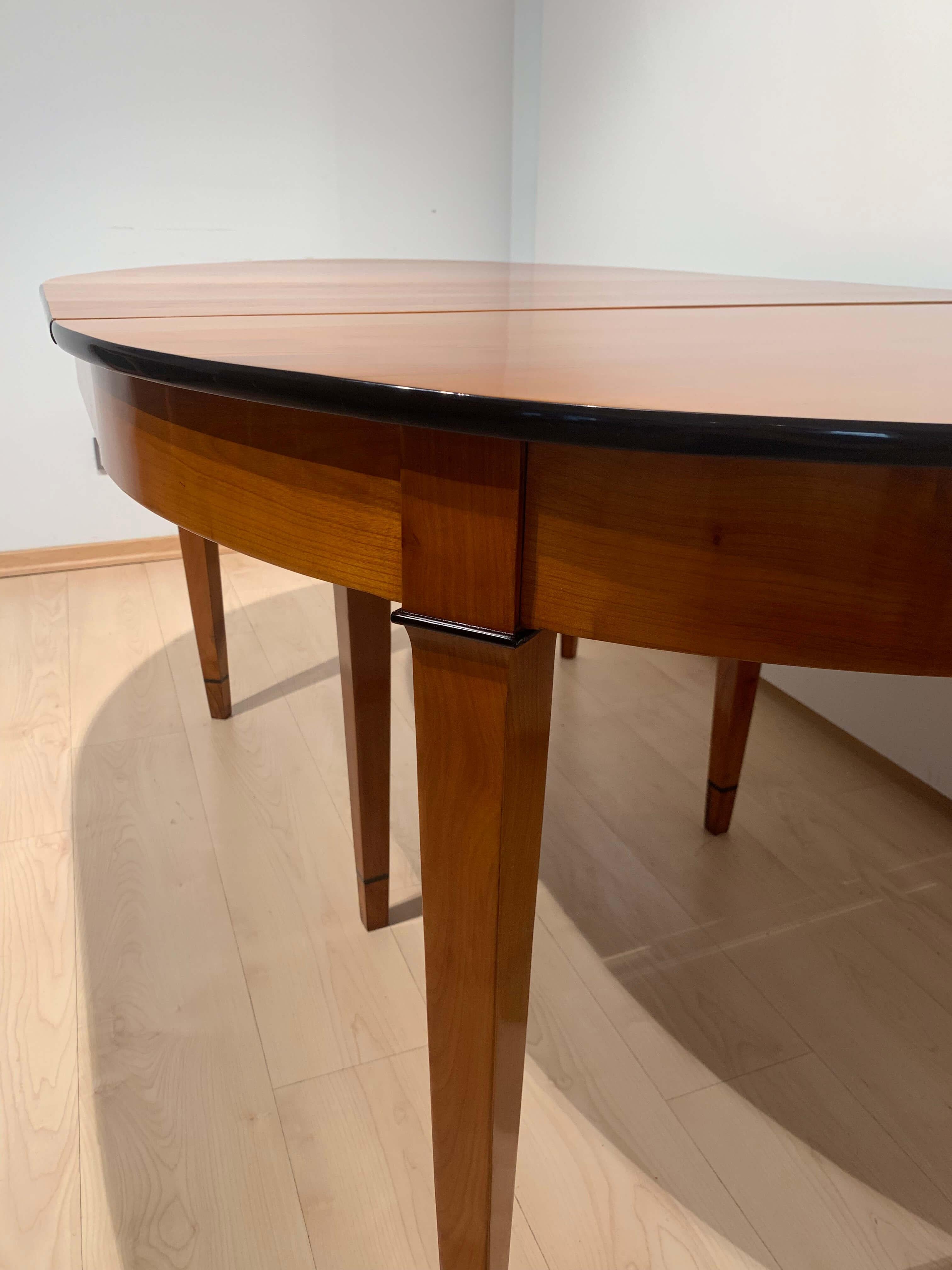 Round Expandable Dining Table, Cherry Wood, France, Paris circa 1880 8