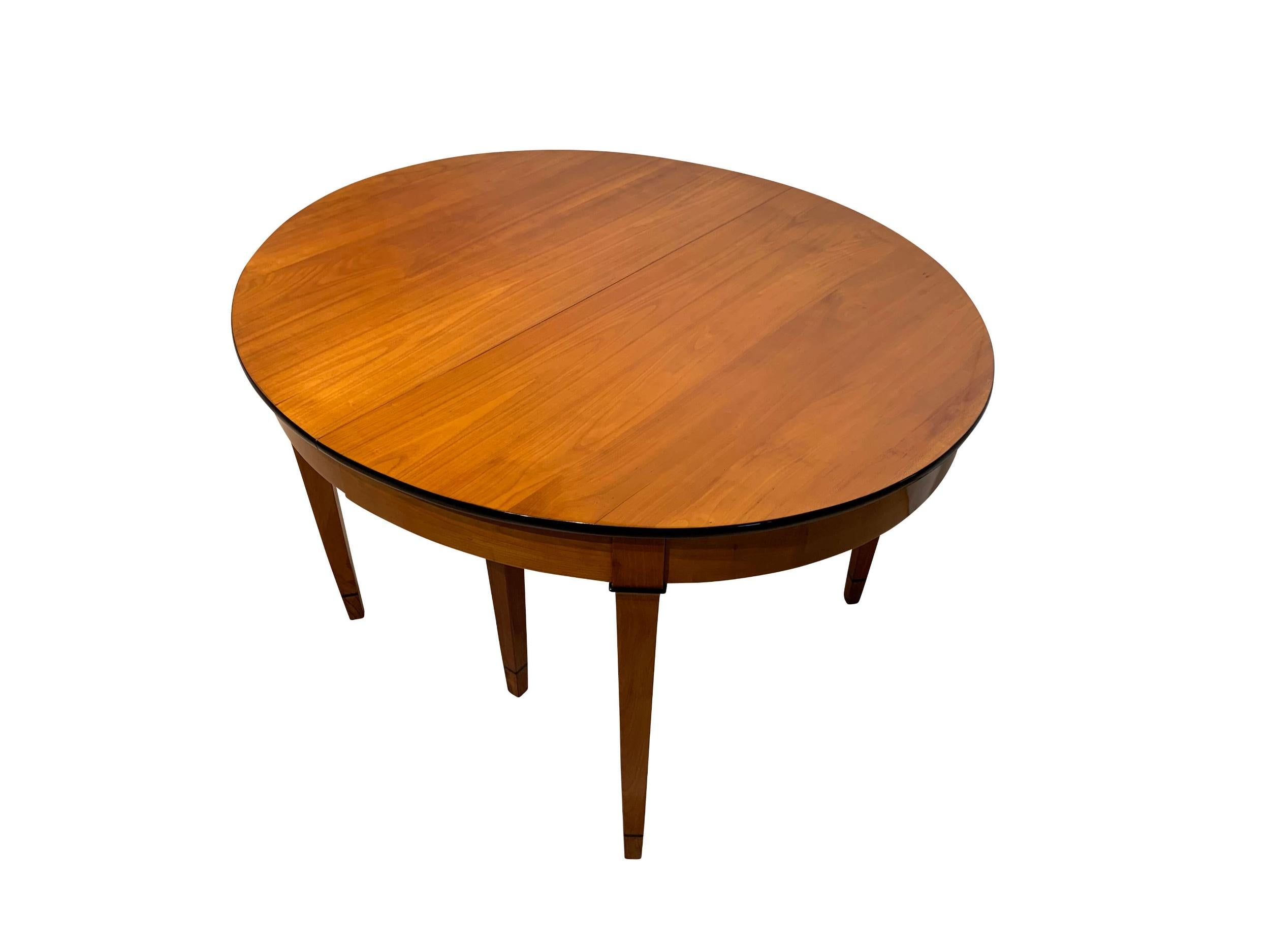 French Round Expandable Dining Table, Cherry Wood, France, Paris circa 1880
