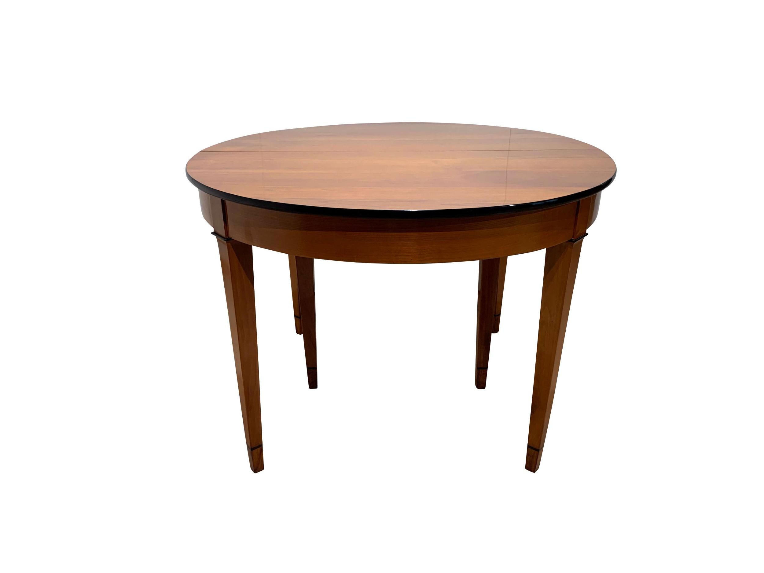 Veneer Round Expandable Dining Table, Cherry Wood, France, Paris circa 1880