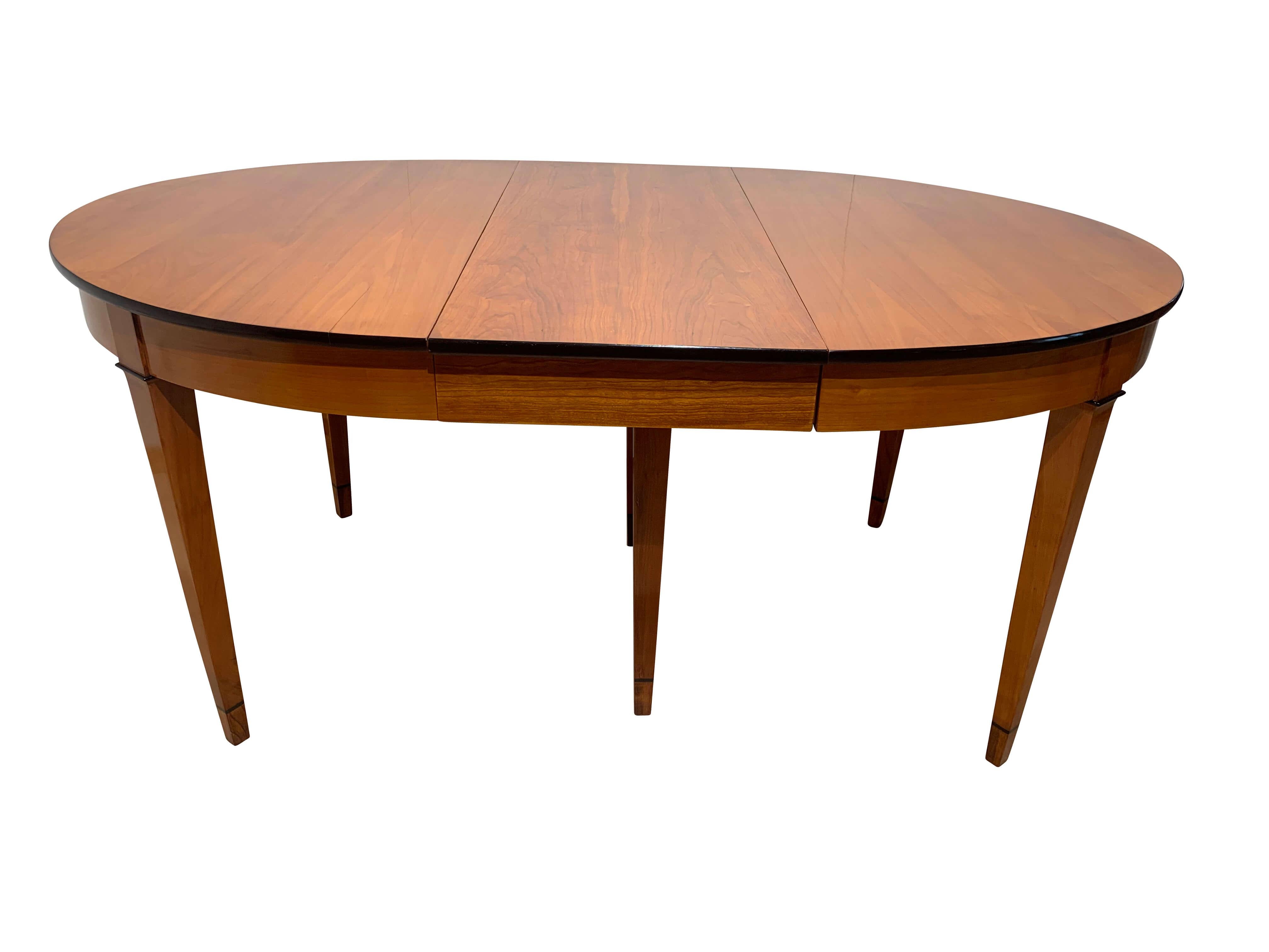 19th Century Round Expandable Dining Table, Cherry Wood, France, Paris circa 1880