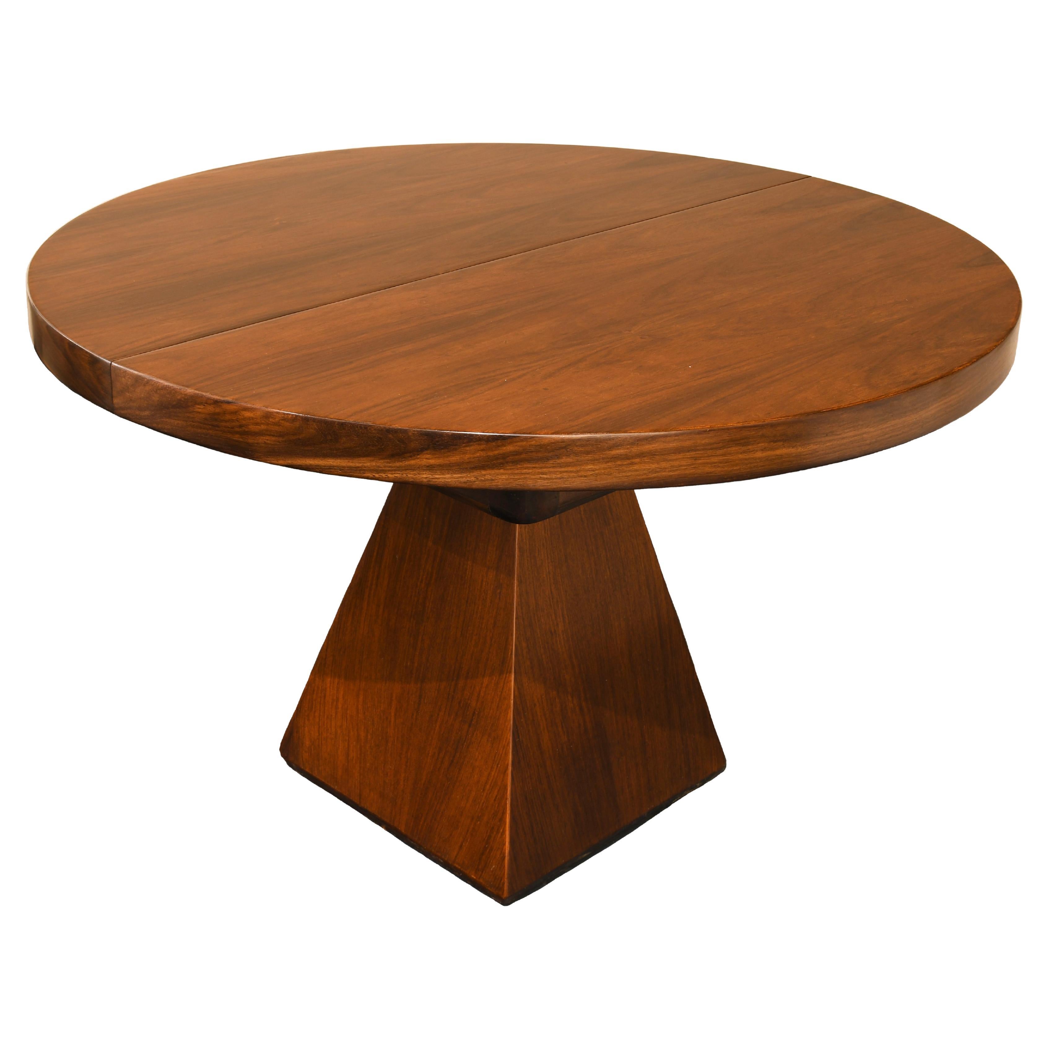 Round Extendable "Chelsea" Table by Vittori Introini for Saporiti For Sale