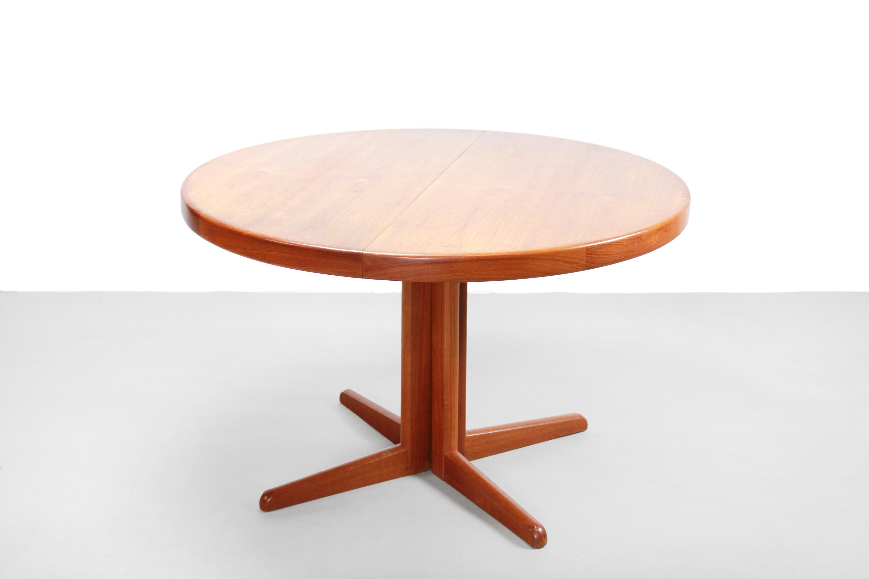 round extendable dining table