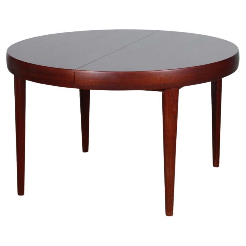 Round extendable dining table in Rio rosewood, 1960s For Sale