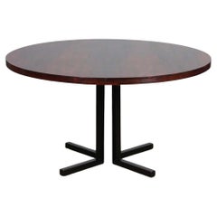 Round extendable dining table in Rio rosewood, 1960s Round extendable dining table in Rio rosewood, 1960s
