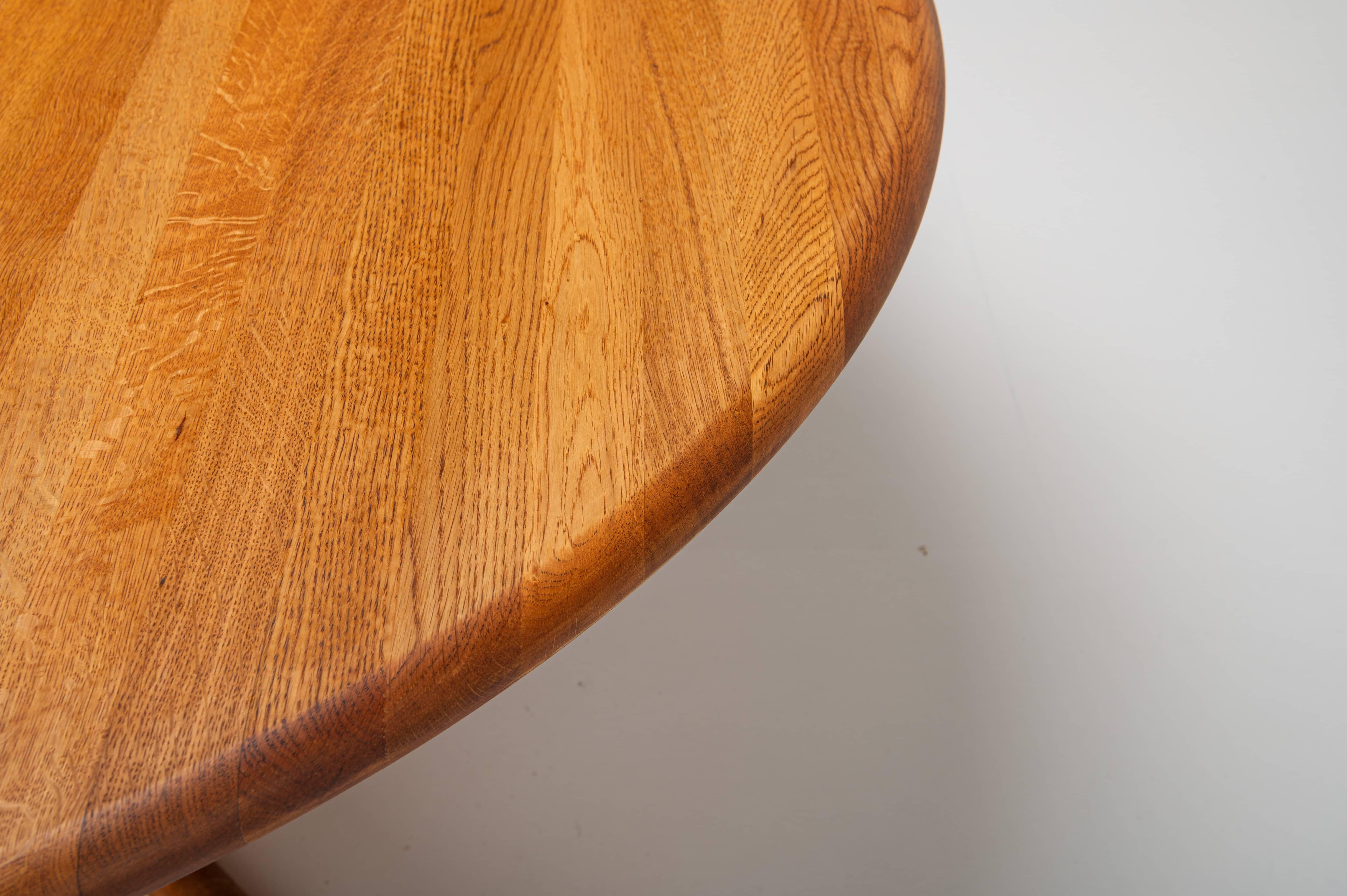 Mid-20th Century Round Extendable Dining Table in Solid Oak by Niels O. Møller, 1960s For Sale