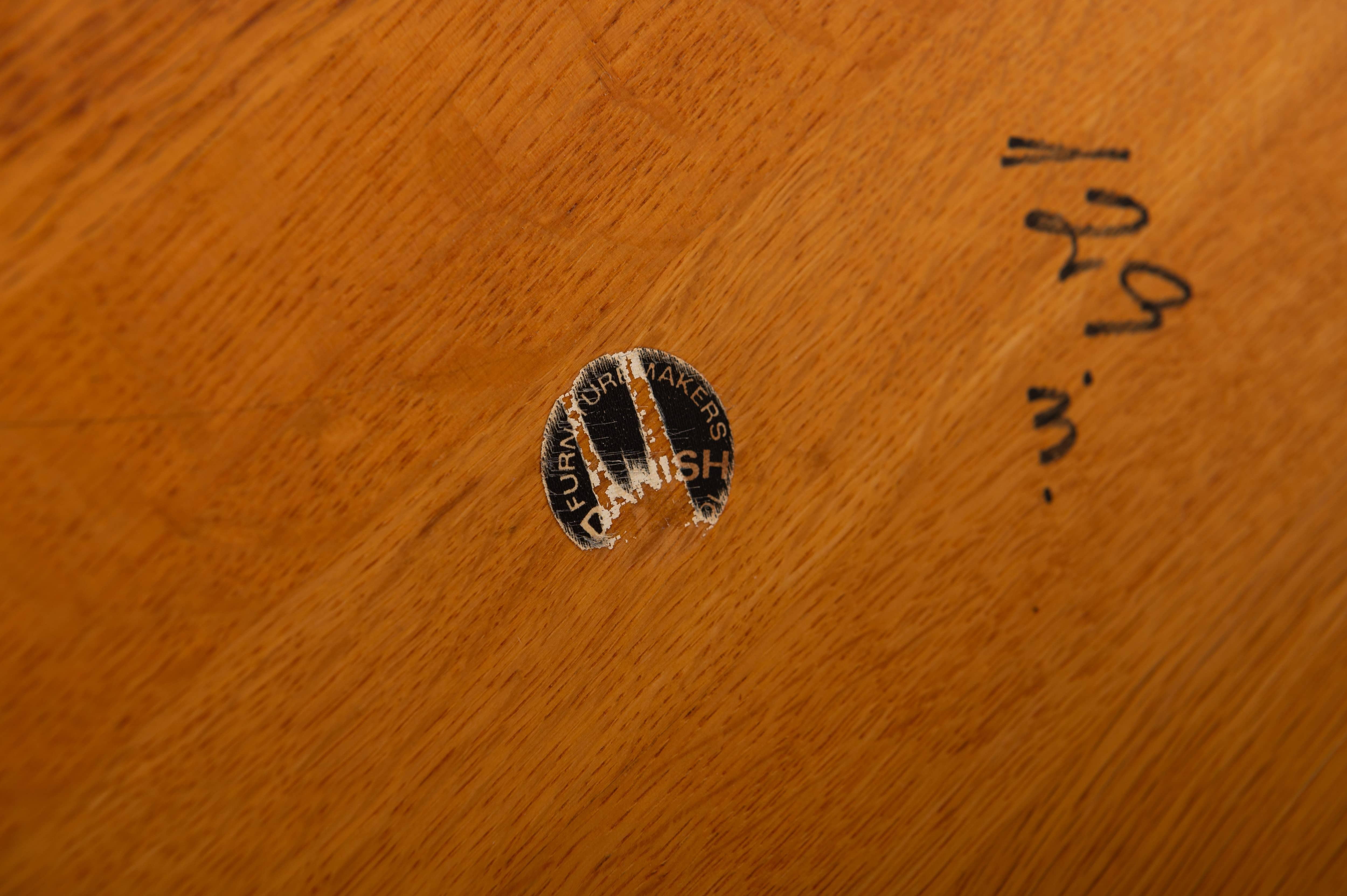 Round Extendable Dining Table in Solid Oak by Niels O. Møller, 1960s For Sale 3