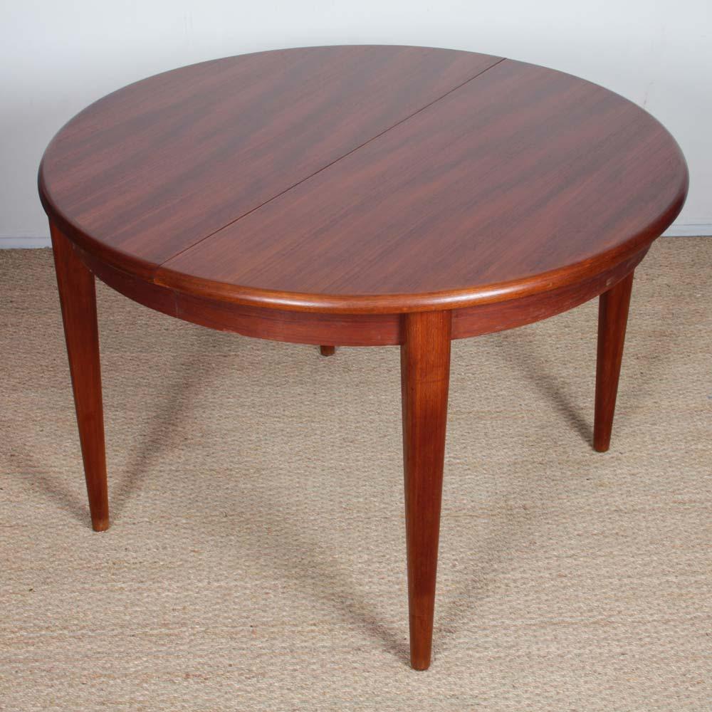 Mid-20th Century Round extendable dining table in teak, 1960s For Sale