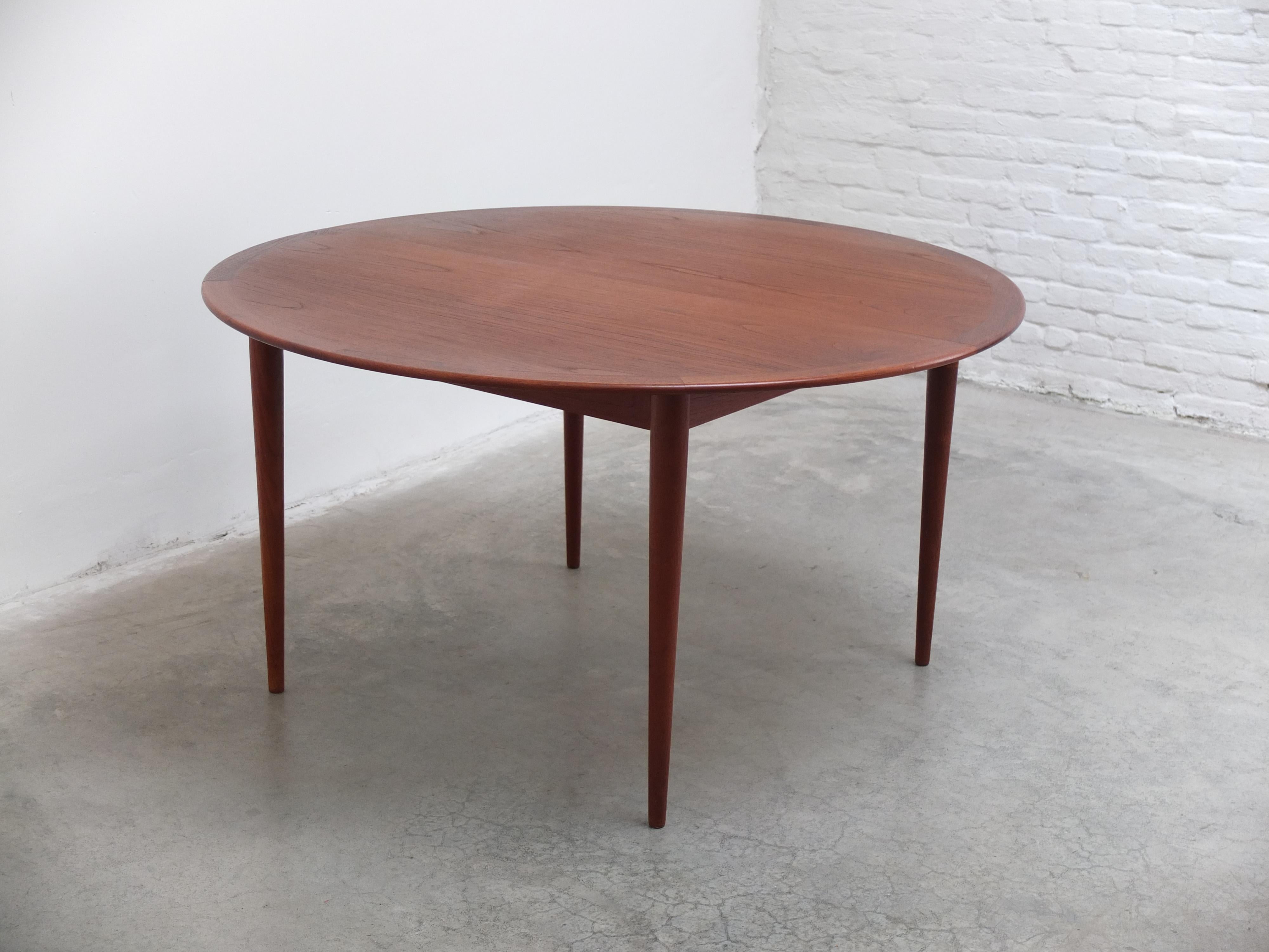 Round Extendable Dining Table in Teak by Grete Jalk for Poul Jeppesen, 1960s 6