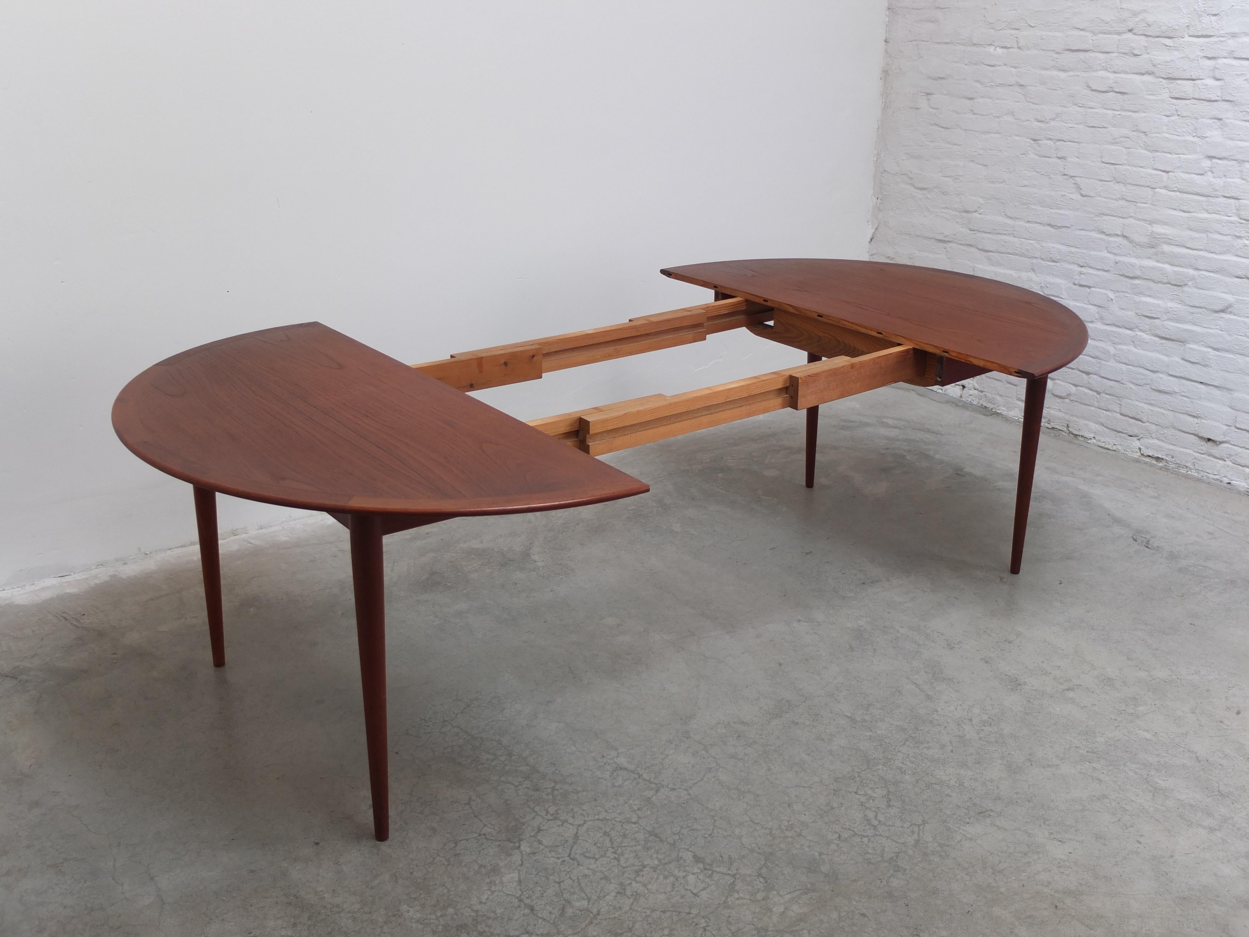 Round Extendable Dining Table in Teak by Grete Jalk for Poul Jeppesen, 1960s 7