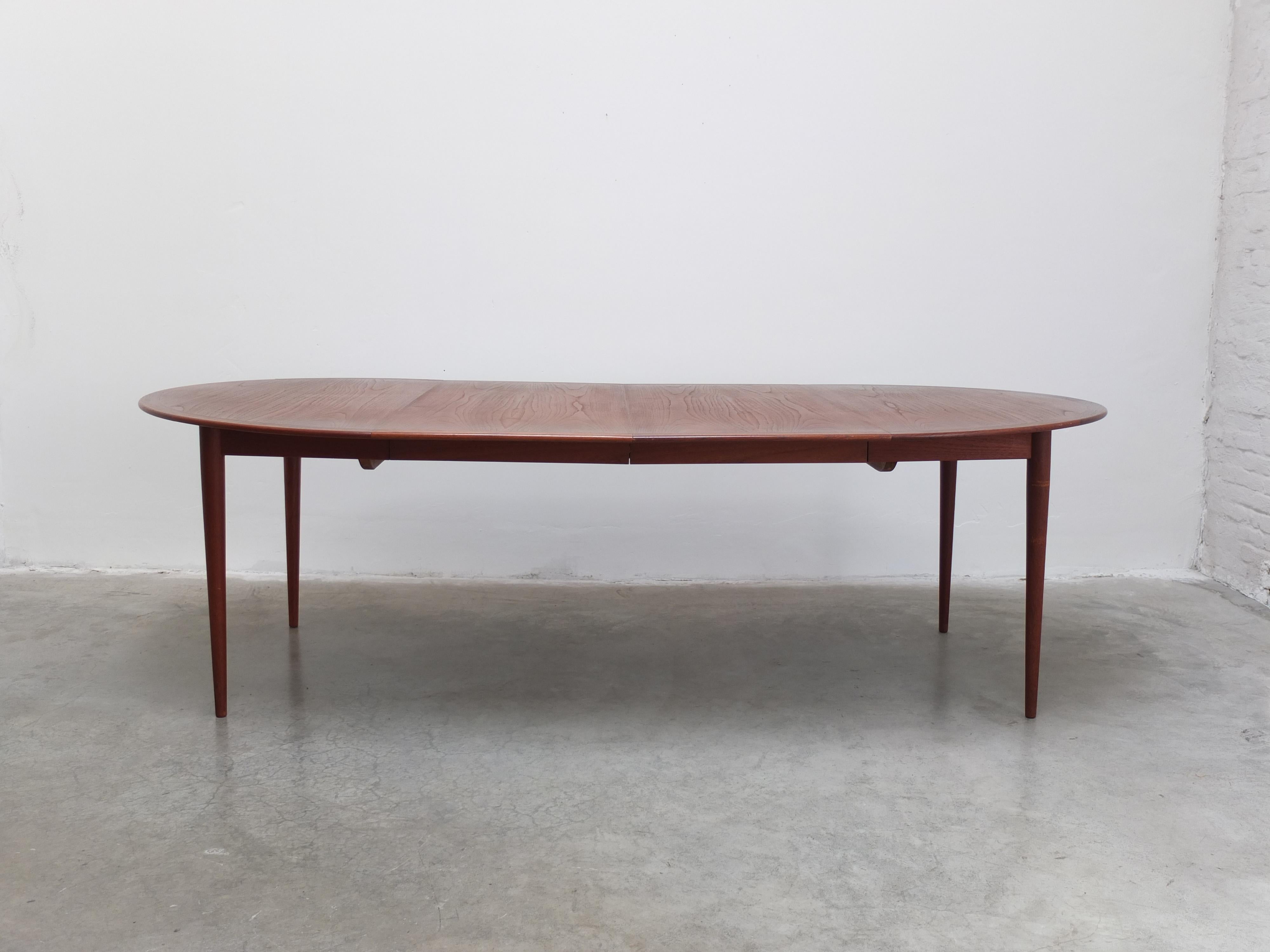 Round Extendable Dining Table in Teak by Grete Jalk for Poul Jeppesen, 1960s 9