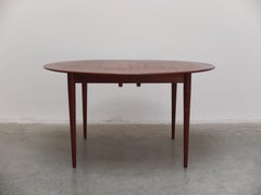 Runder ausziehbarer Esstisch aus Teakholz von Grete Jalk für Poul Jeppesen, 1960er Jahre