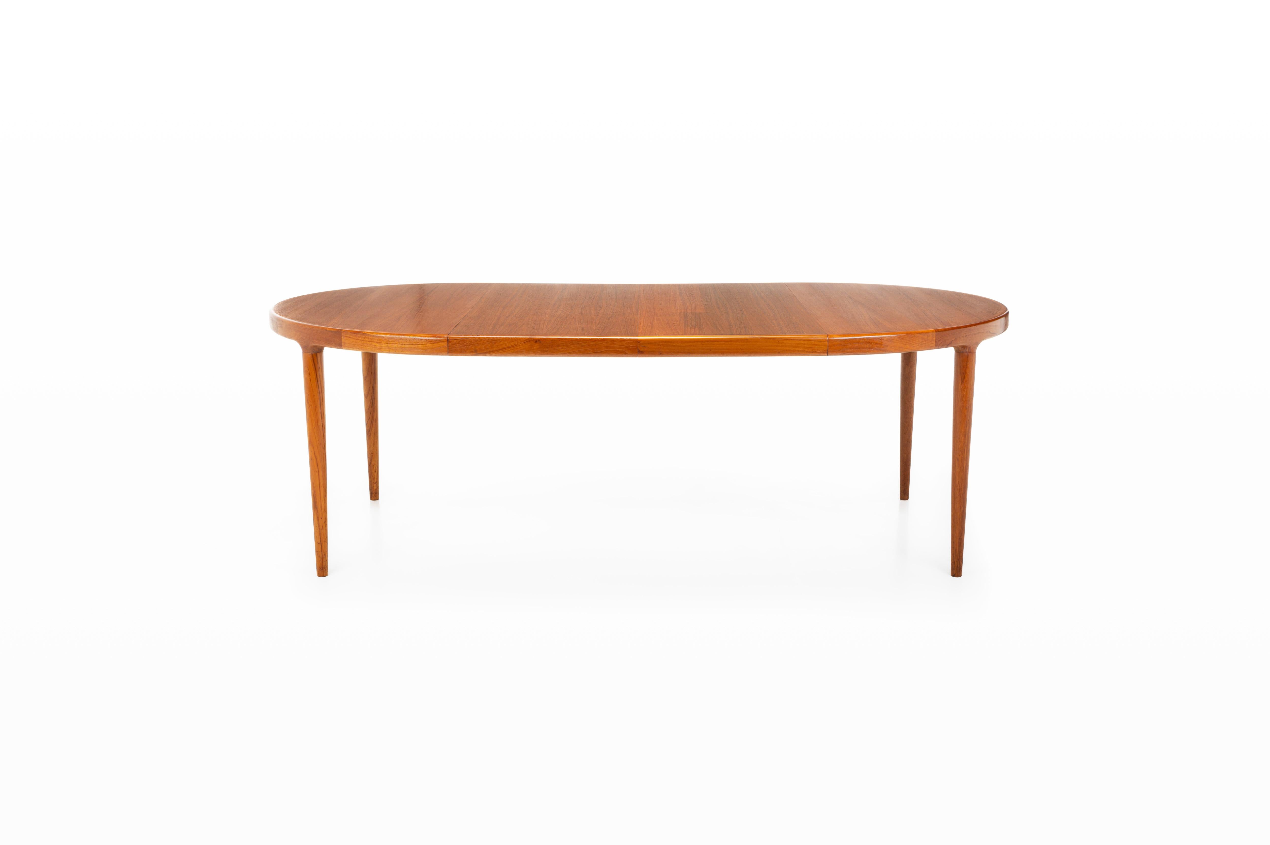 Danois Table de salle à manger ronde à rallonge en teck par Harry Østergaard pour Randers Furniture 