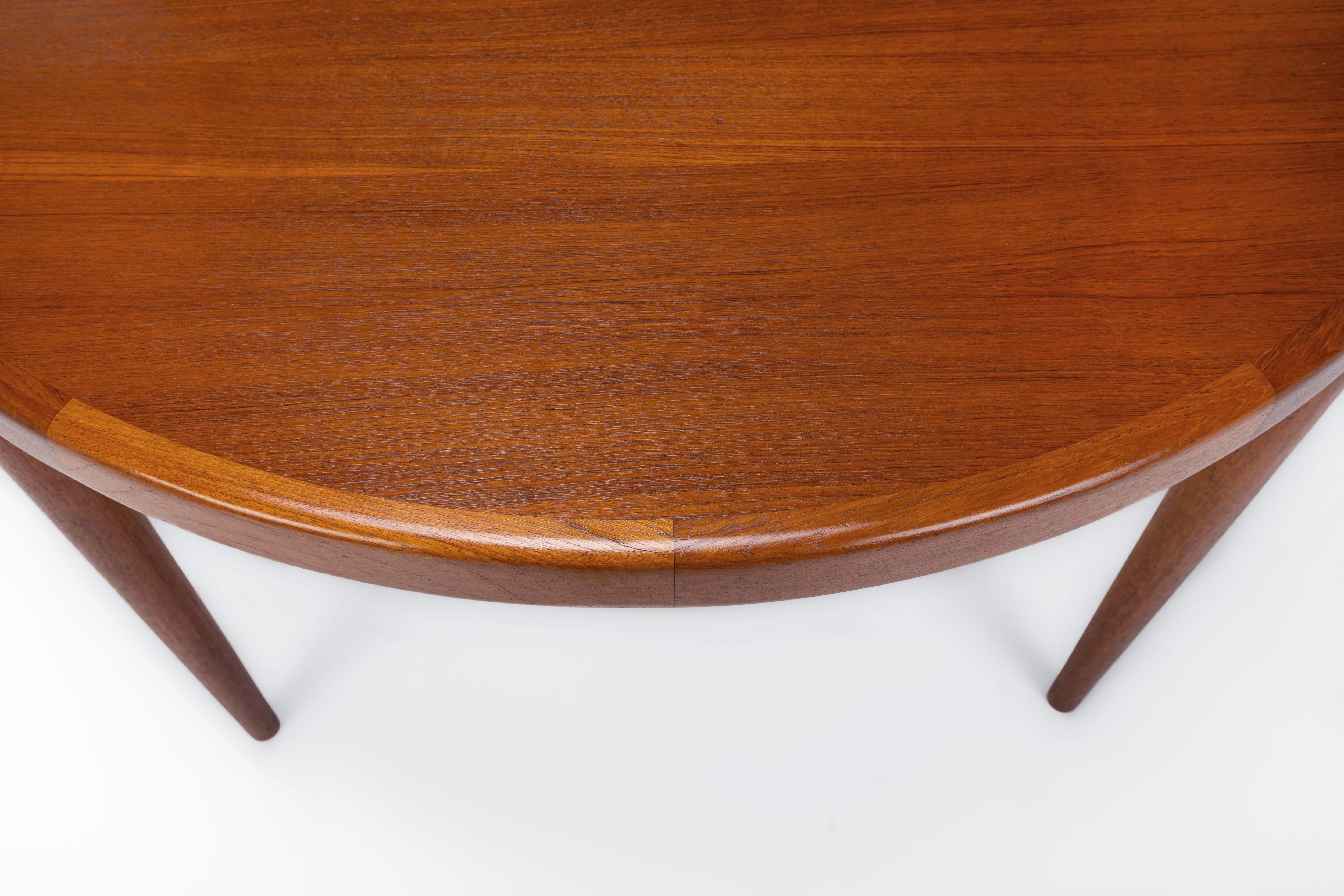 Teck Table de salle à manger ronde à rallonge en teck par Harry Østergaard pour Randers Furniture 