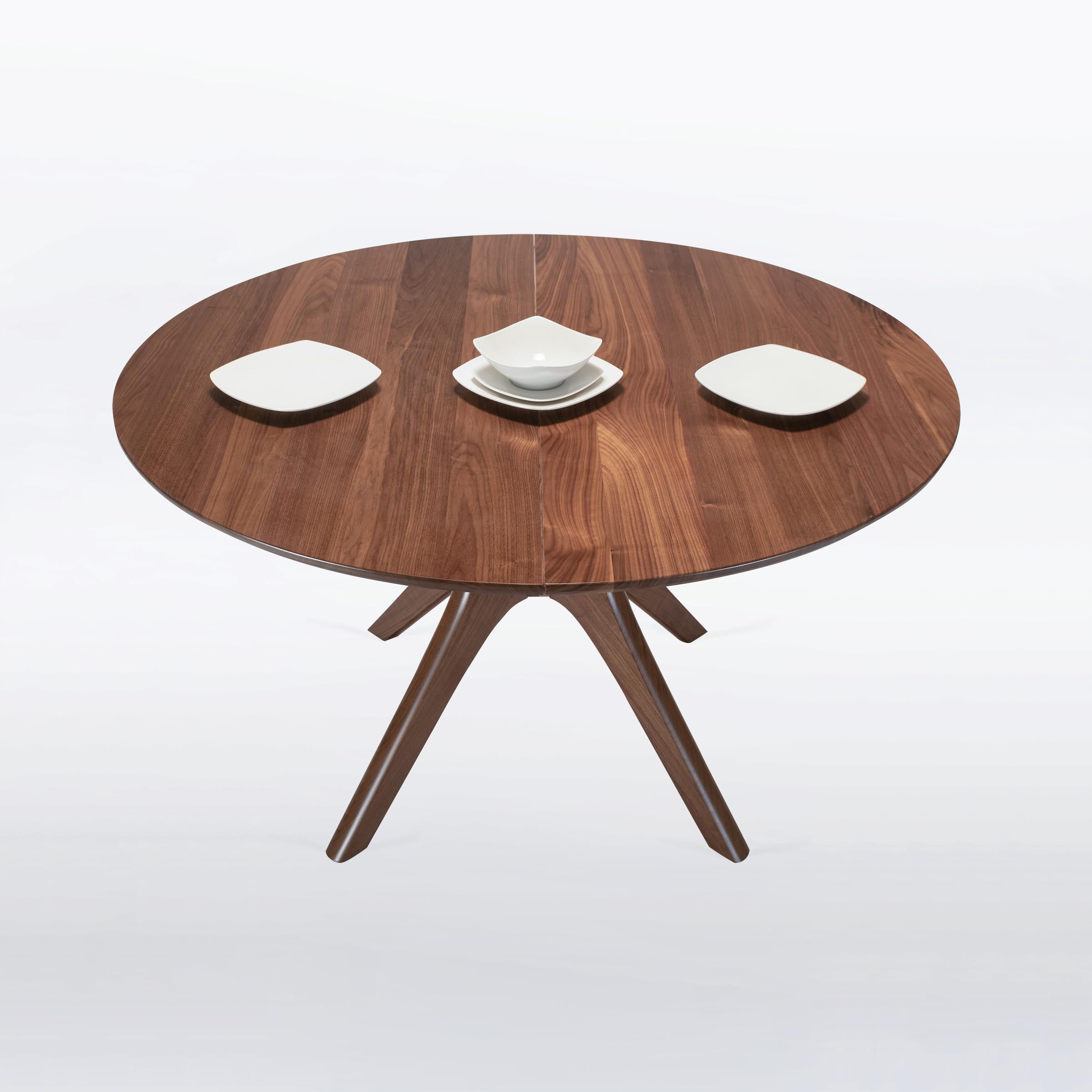 Round Extendable Pedestal Dining Table 46