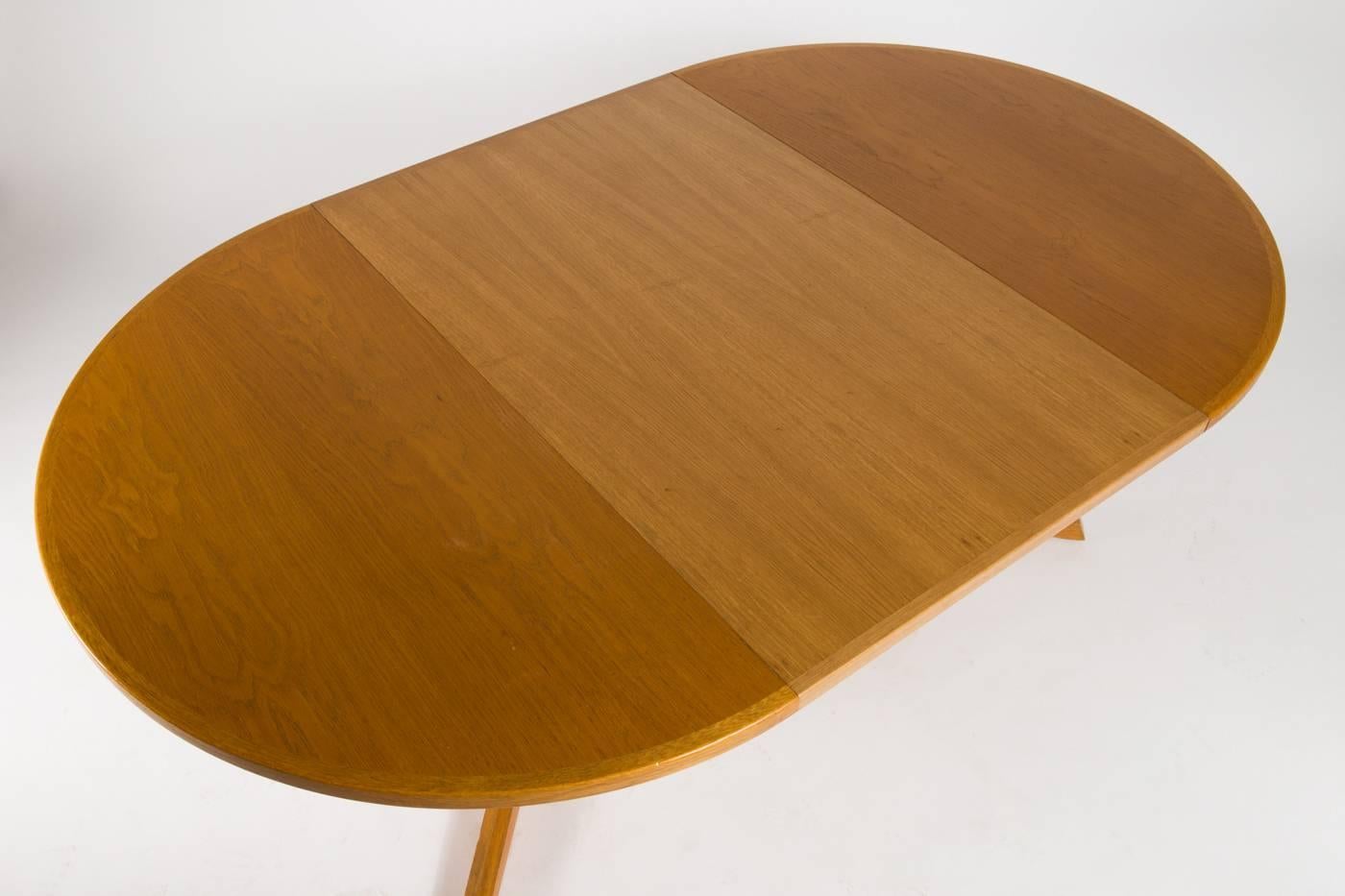 Danish Round Extendable Pedestal Oak Dining Table by N.O. Moller for Gudme Møbelfabrik