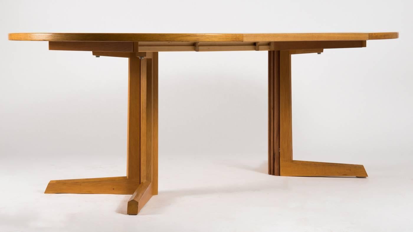 Round Extendable Pedestal Oak Dining Table by N.O. Moller for Gudme Møbelfabrik 1