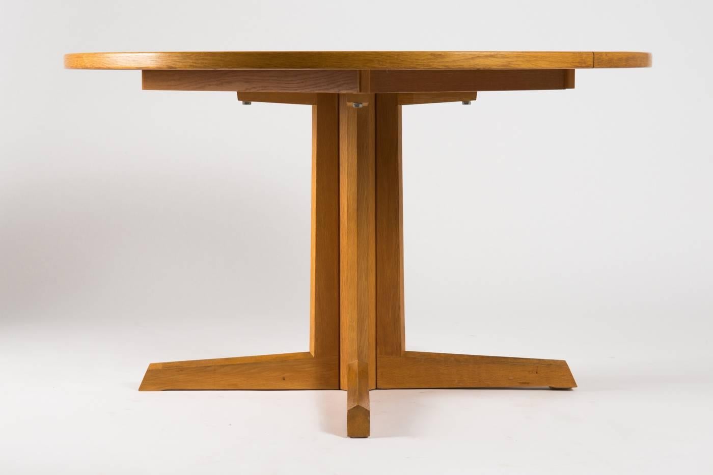 Round Extendable Pedestal Oak Dining Table by N.O. Moller for Gudme Møbelfabrik 2