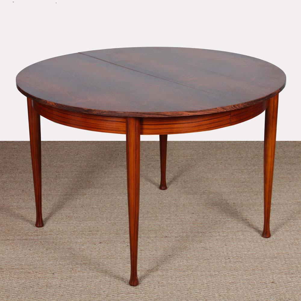 Bois Table de salle à manger ronde en bois extensible, 1960 en vente