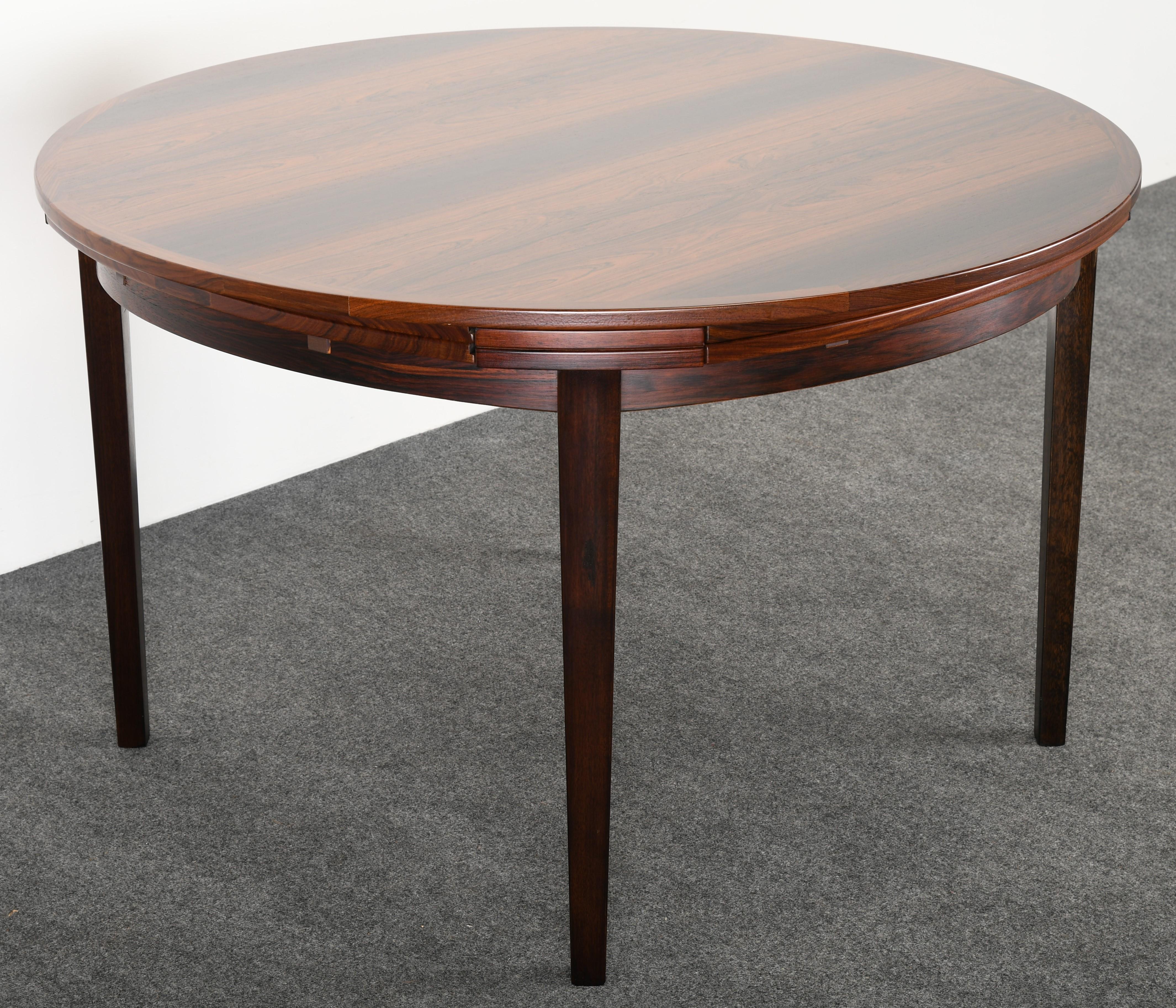 Round Rosewood Extension Table by Dyrlund, 1960s 4