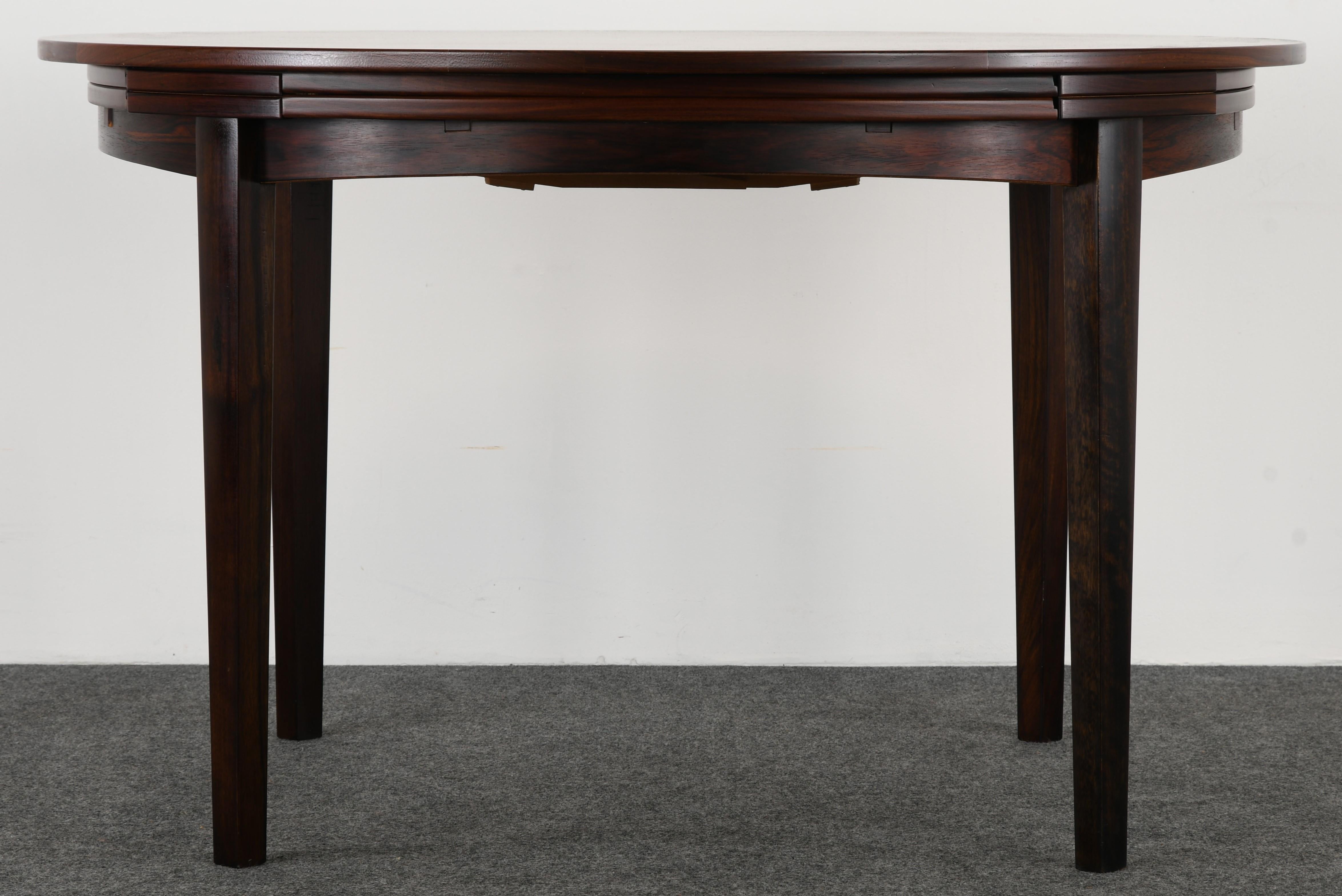 Mid-Century Modern Round Rosewood Extension Table by Dyrlund, 1960s