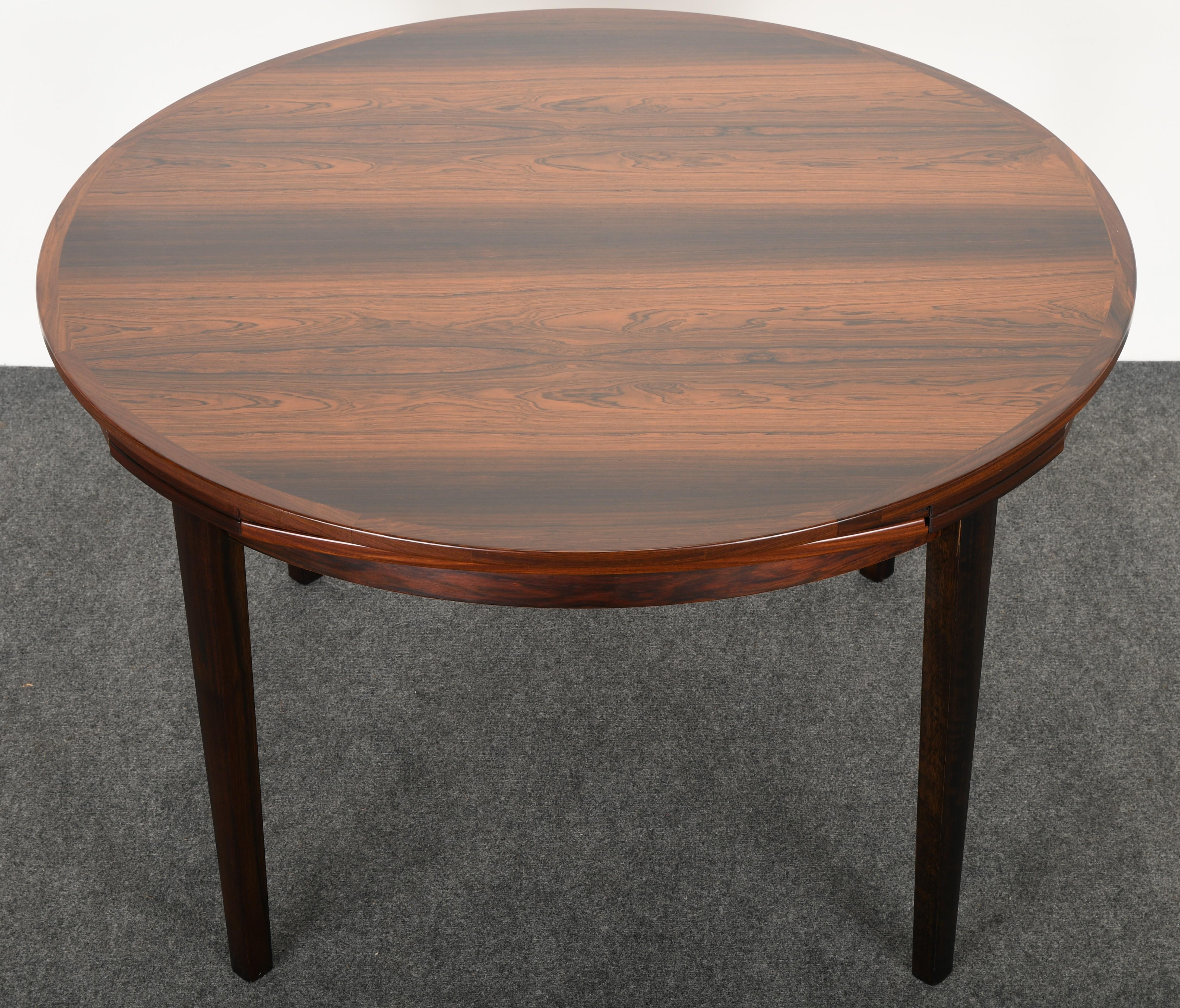 Round Rosewood Extension Table by Dyrlund, 1960s 1
