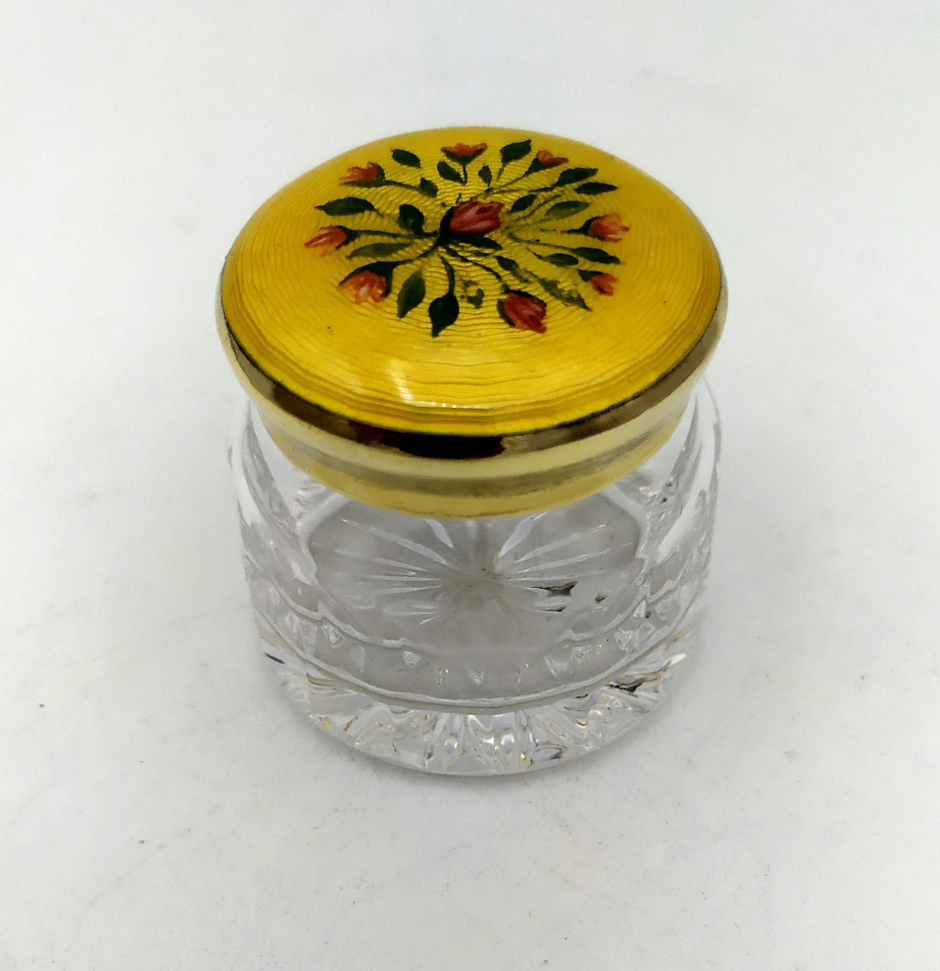Art Nouveau Round favor Box lid in Sterling Silver Light yellow floral miniature Salimbeni For Sale