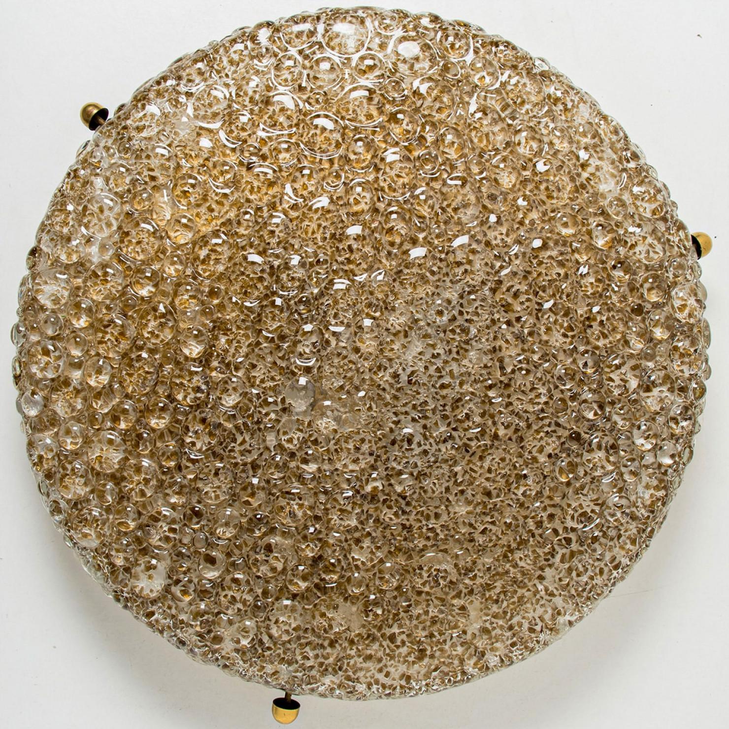 Mid-Century moderno Plafoniera rotonda in vetro fumé di Hillebrand, 1970 in vendita