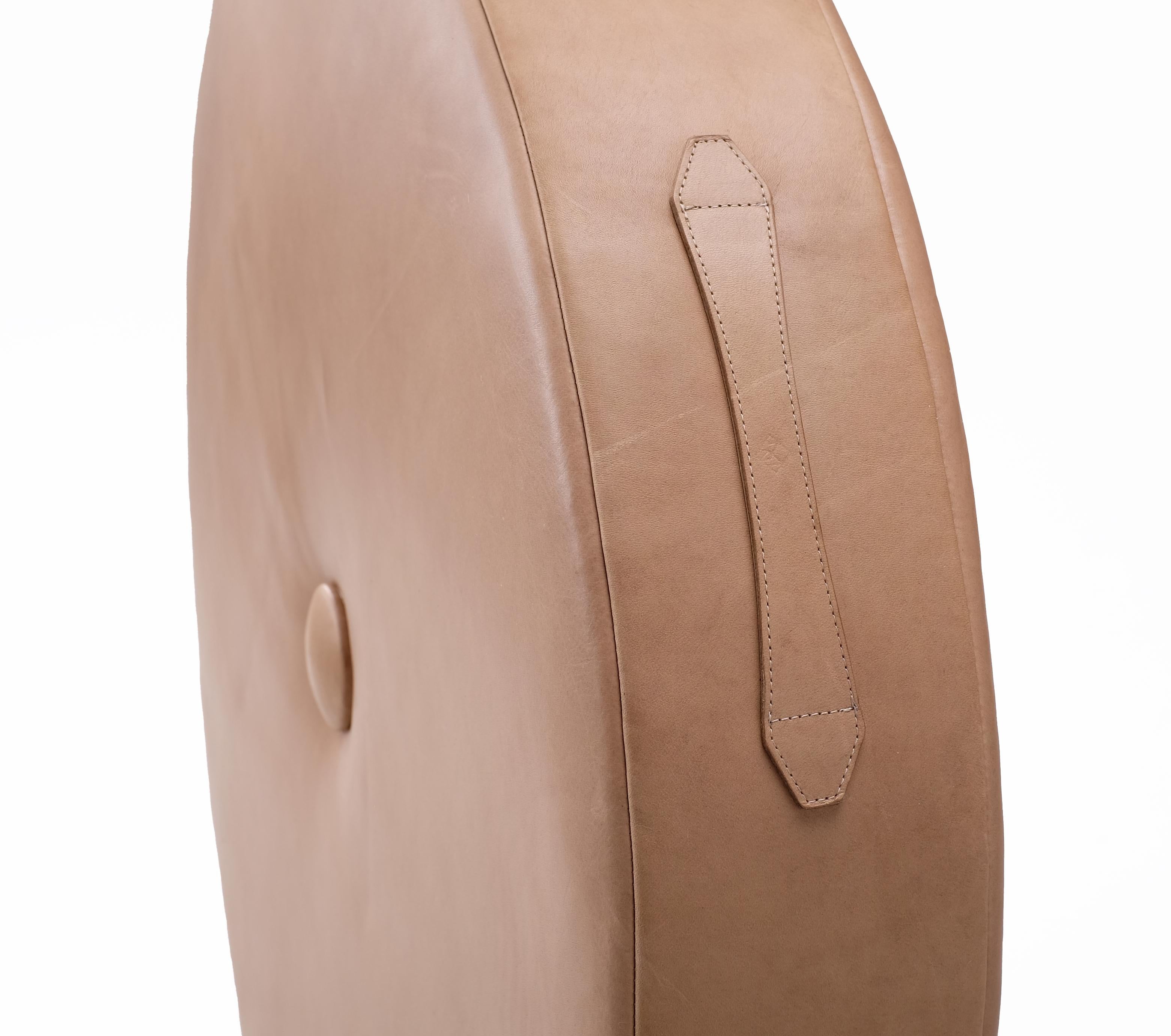 Postmoderno Cuscino da terra rotondo in pelle color latte 30 