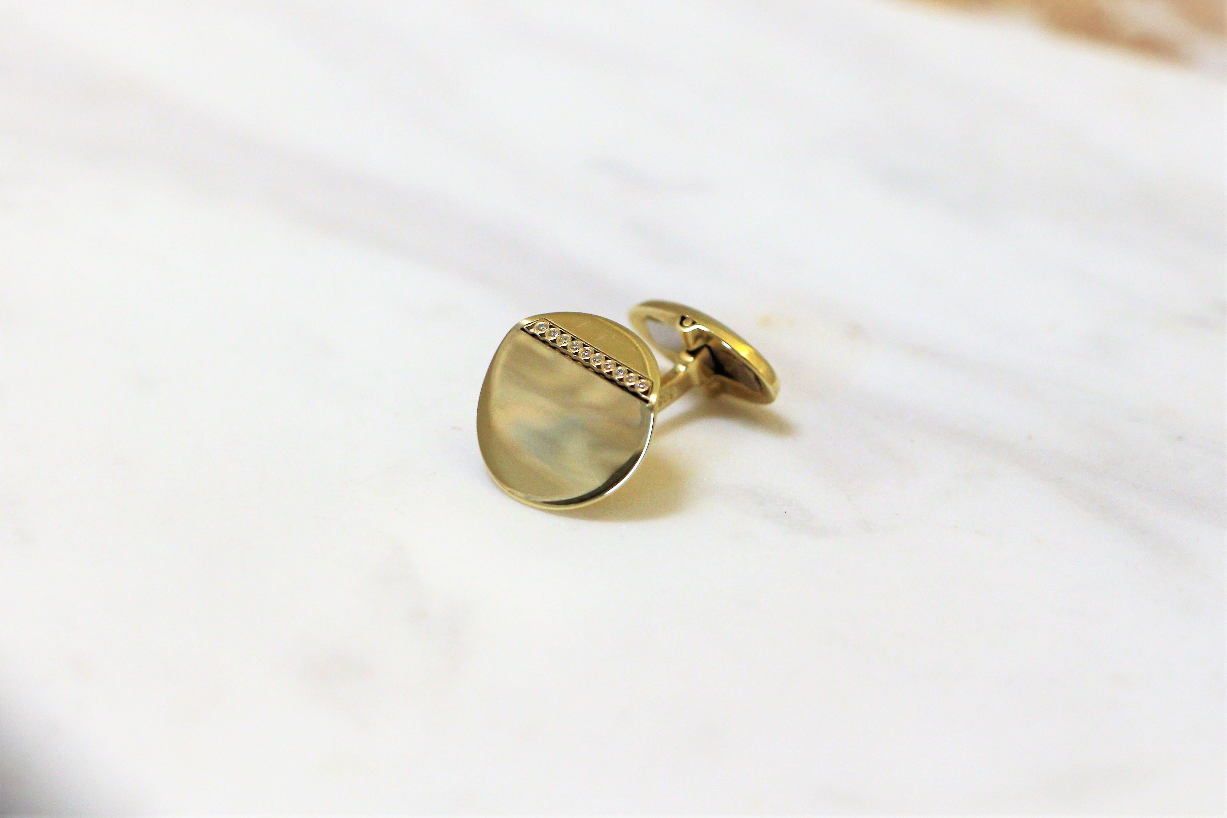 Contemporary Round Folded Circle Cufflinks with a Line of Diamonds in 14Kt Yellow Gold For Sale