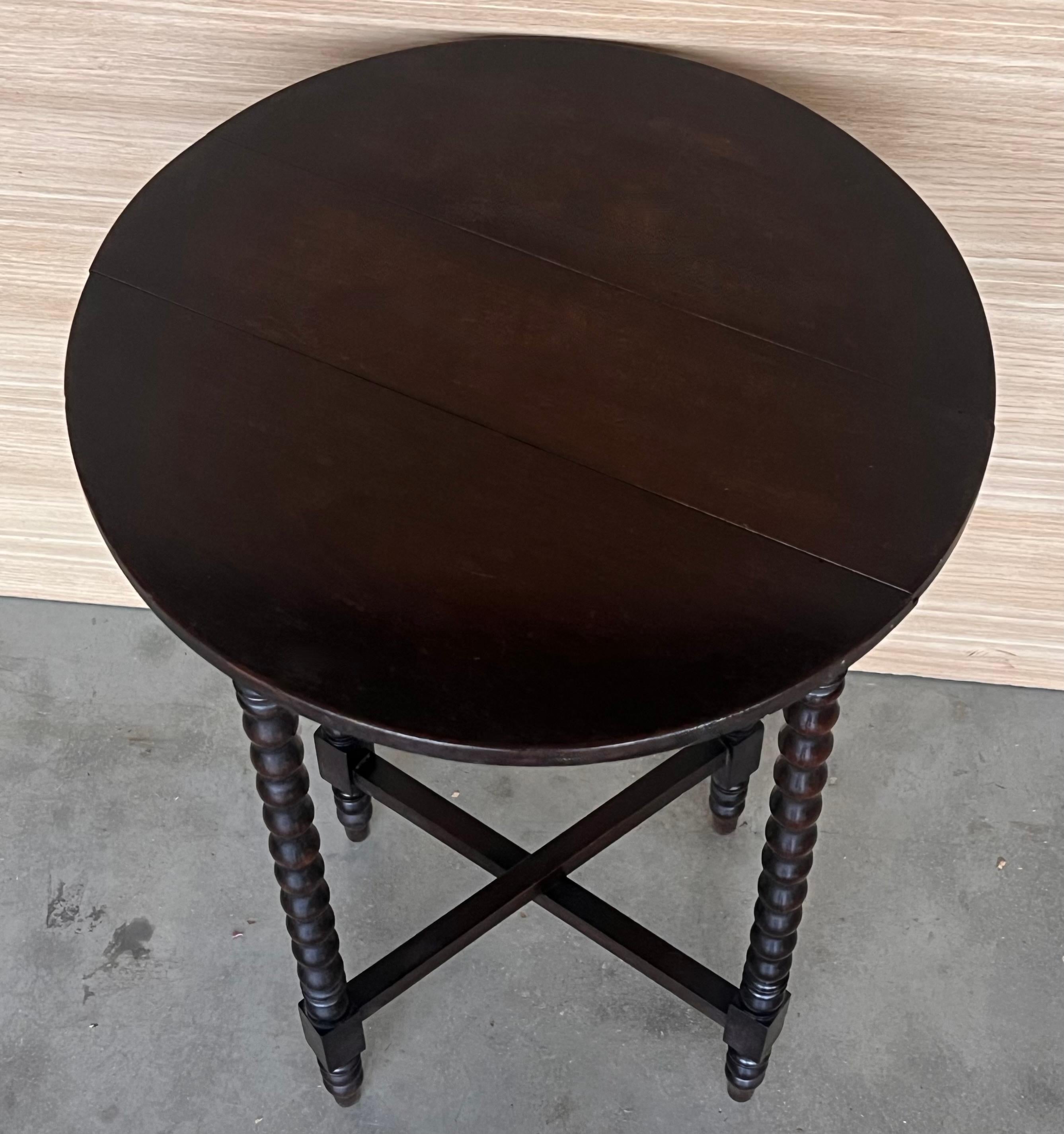 20th Century Round Folding Center Oak Table with Carved Top and Solomonic Legs, 1940s For Sale
